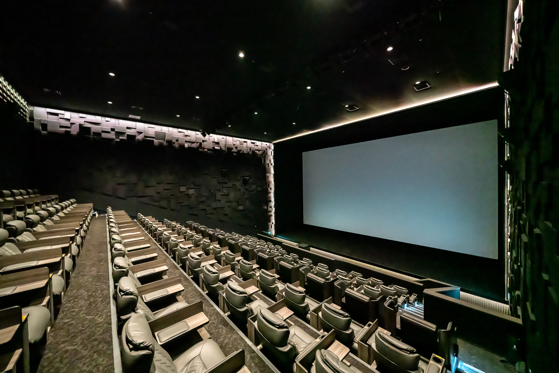 シアター7。座席数は124席でDolby Atmos対応のシアター3の次に大きい