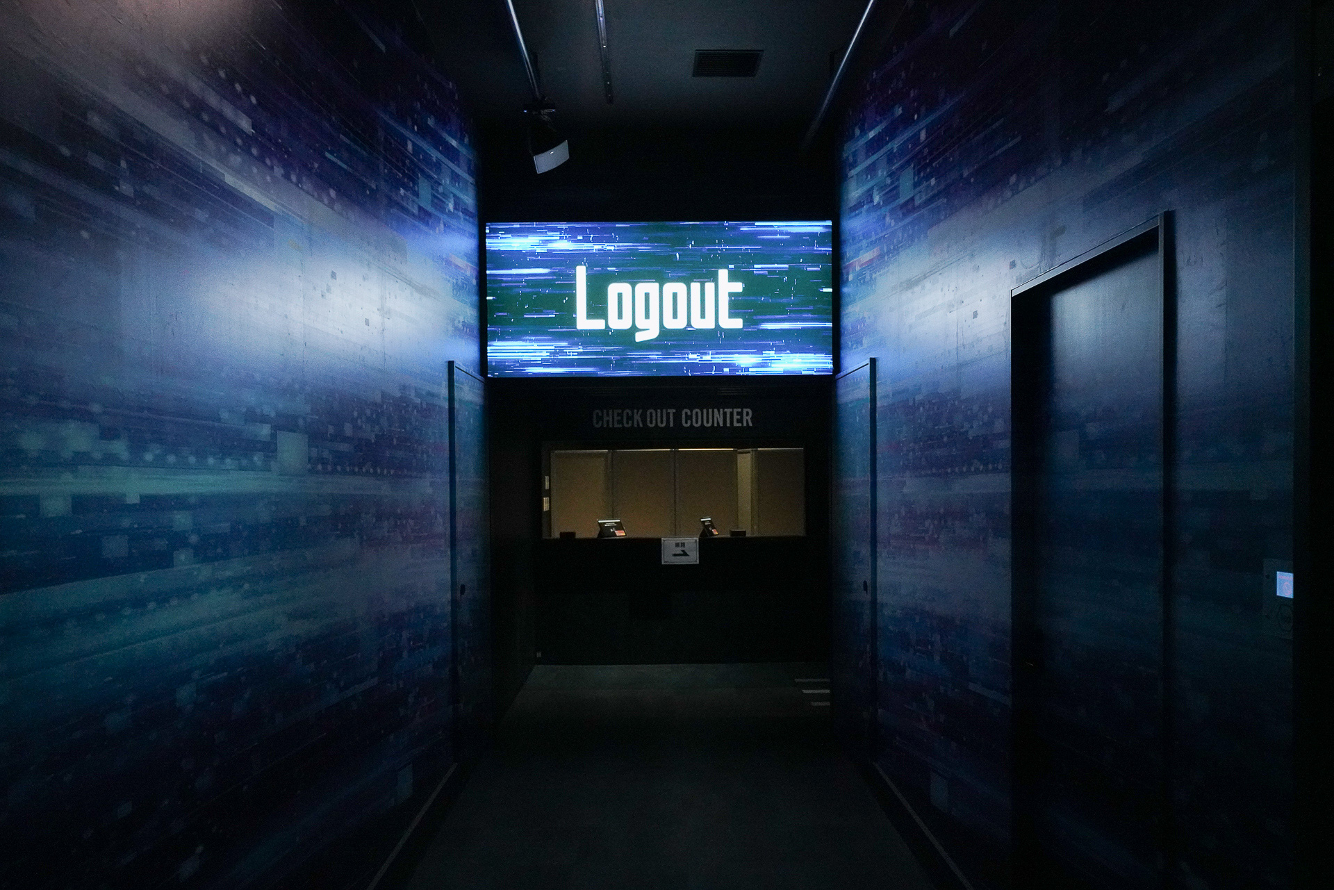 お帰りは「Logout」へ