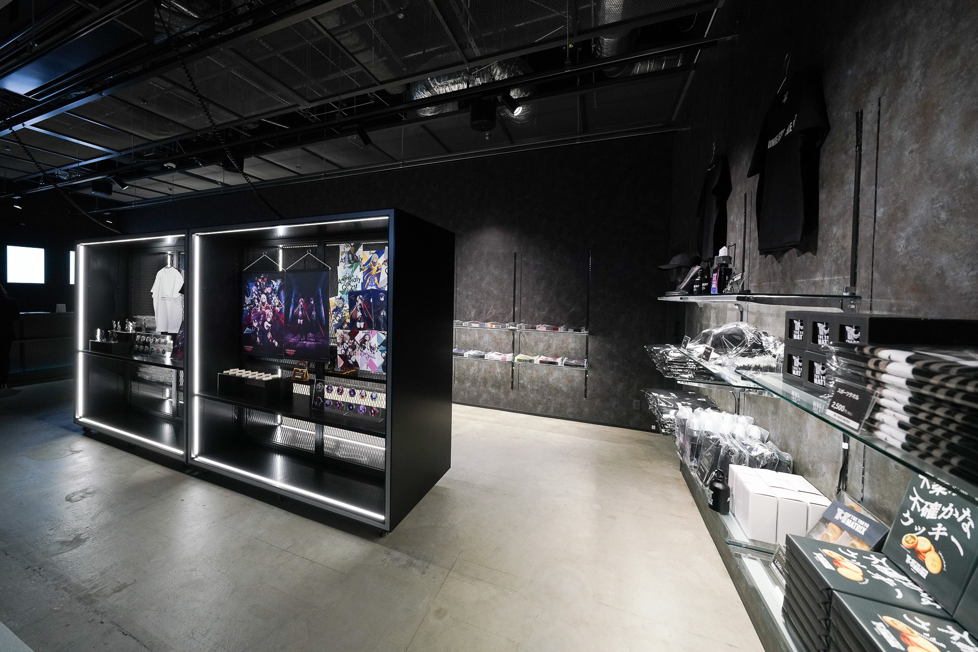 関連グッズショップも併設されている