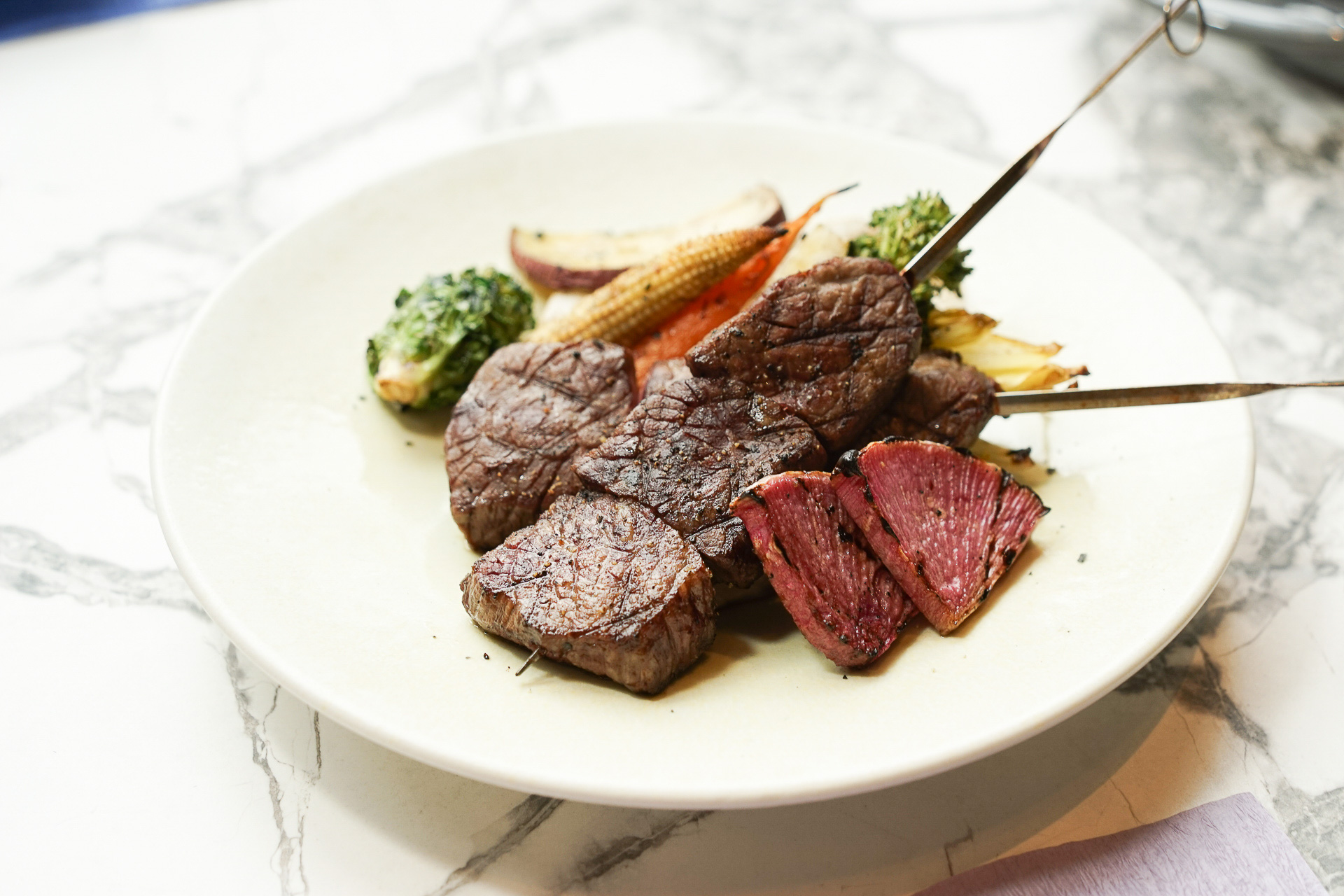 「和牛ブロシェットとグリル野菜」