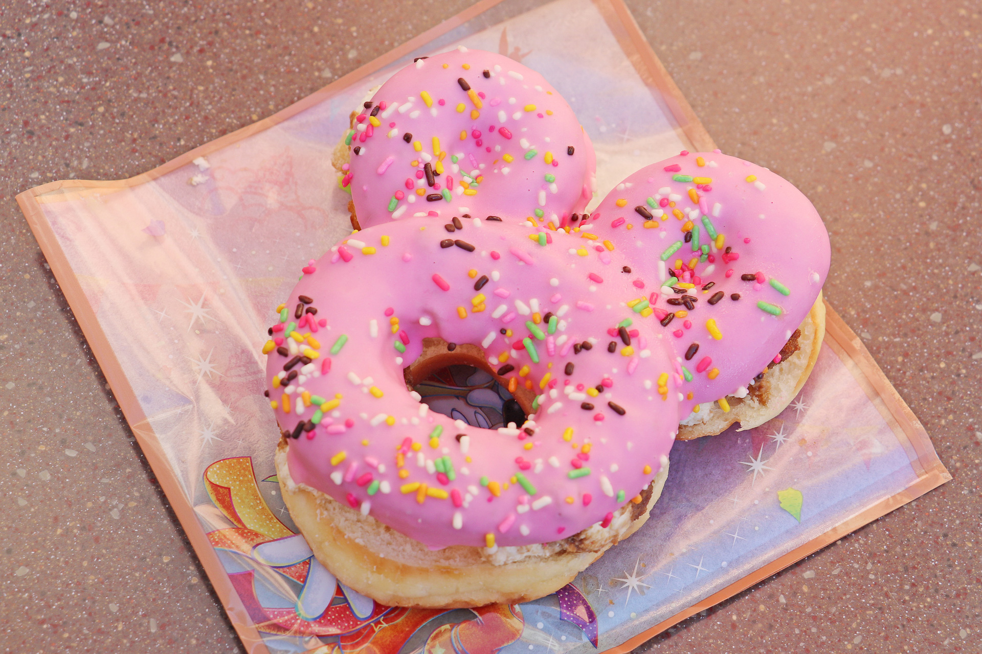 「ティラミスドーナツ（アーモンド入り）」（1個850円）