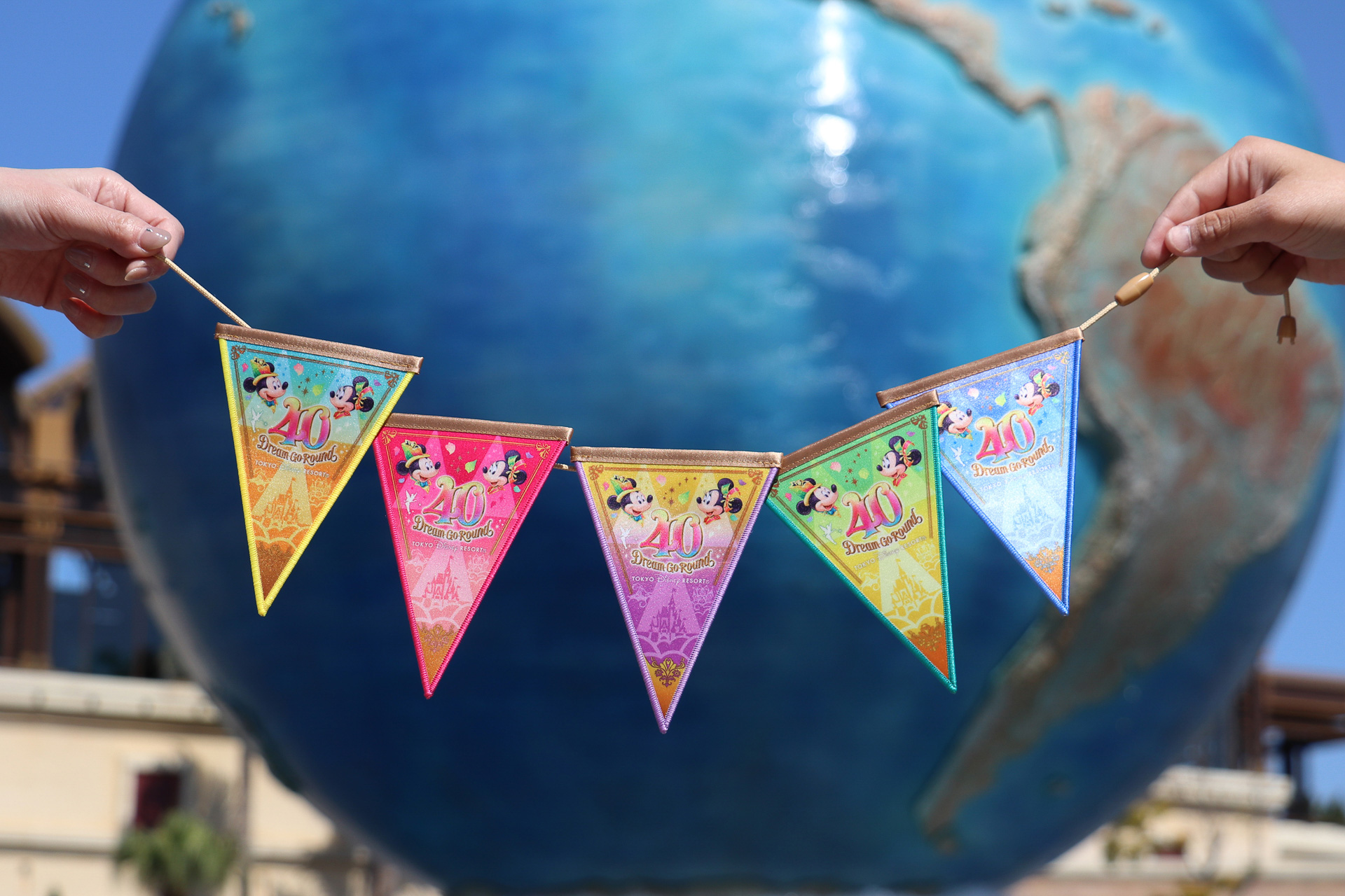 「ドリームガーランド」（各700円）を連結させると、絵になるデコレーションアイテムに