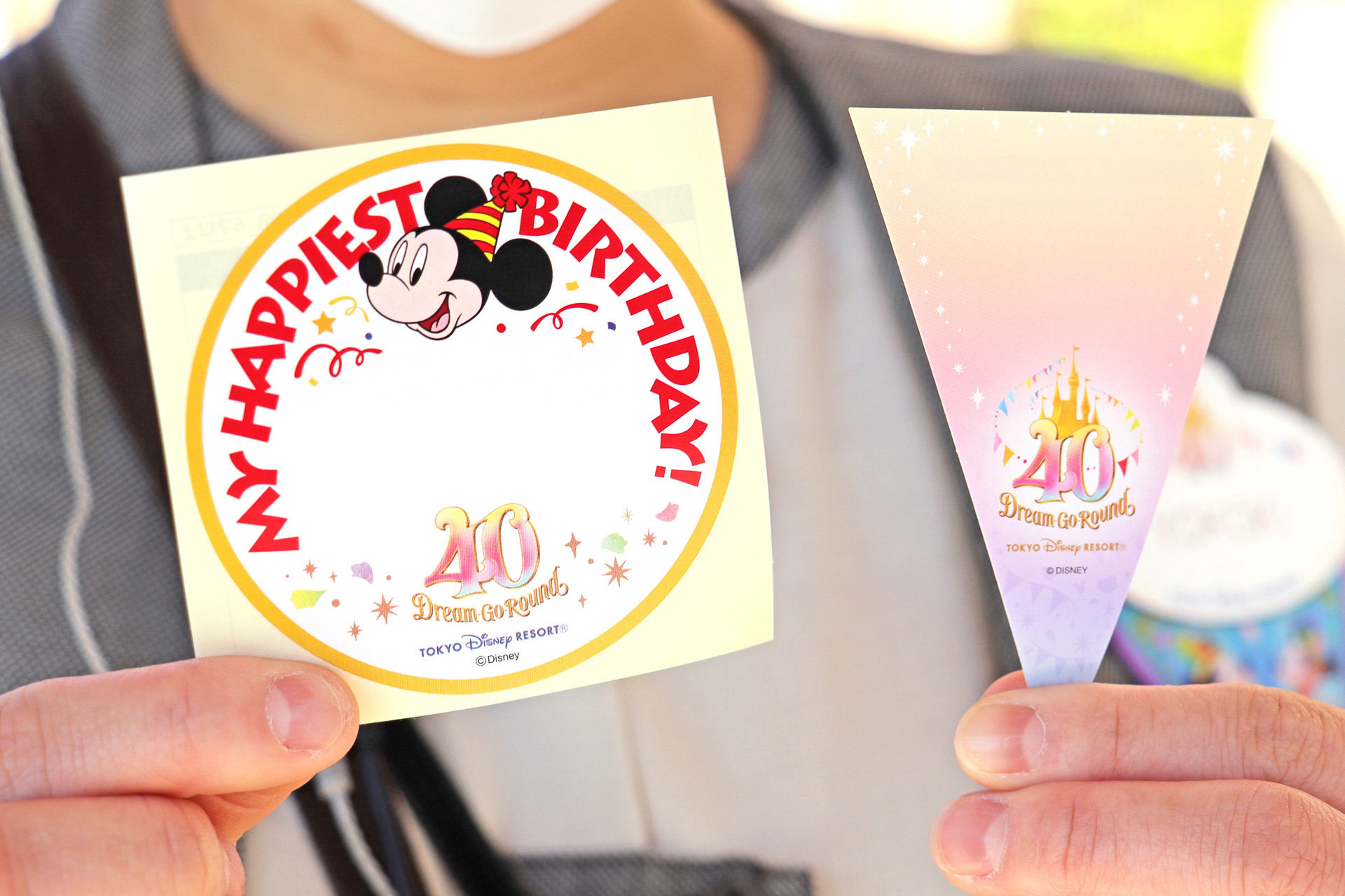 定番の誕生日シールも40周年記念のロゴ入りに。「ドリームガーランドシール」もキャストからもらえる