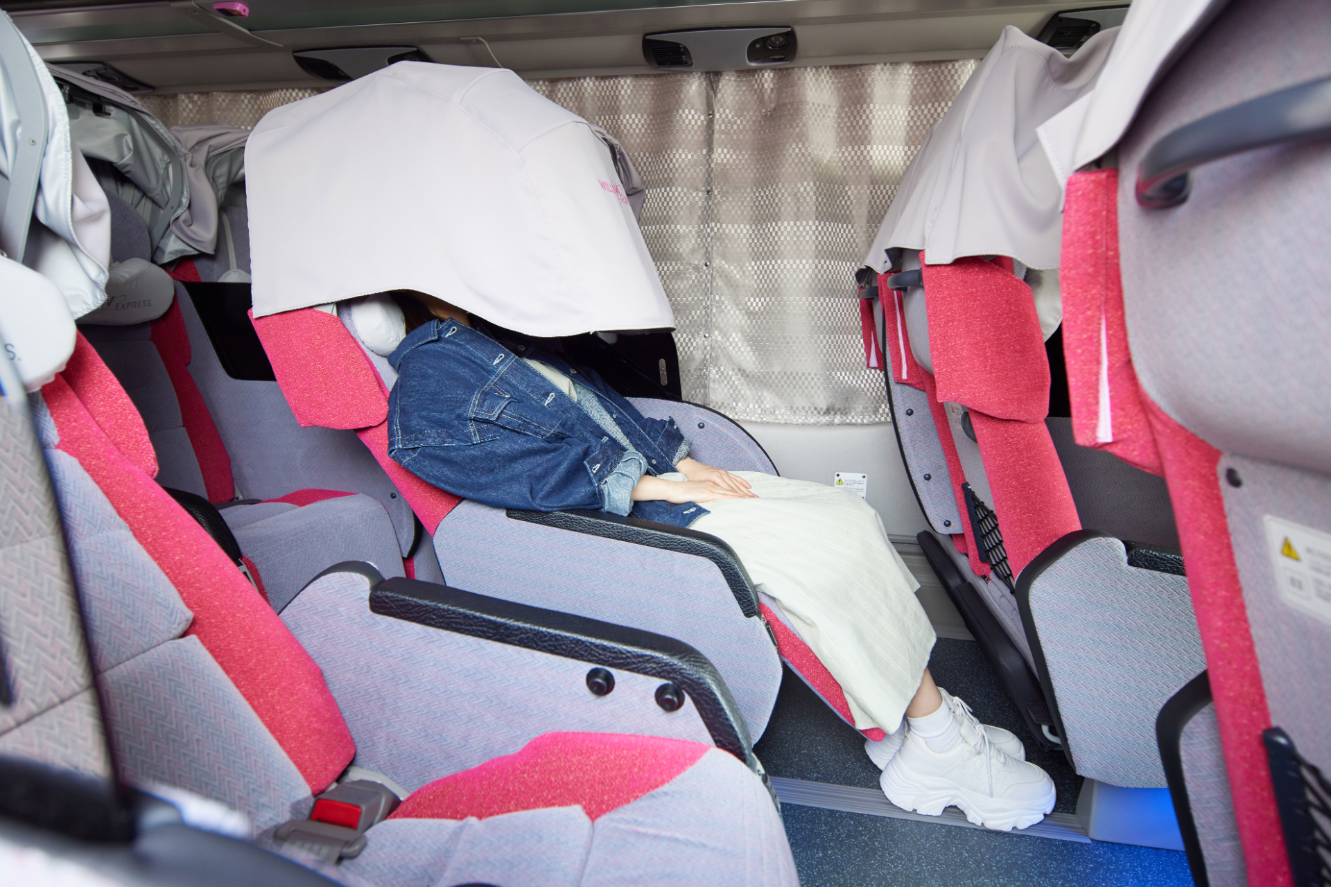 カノピー内の空間を従来の約1.5倍に広くした