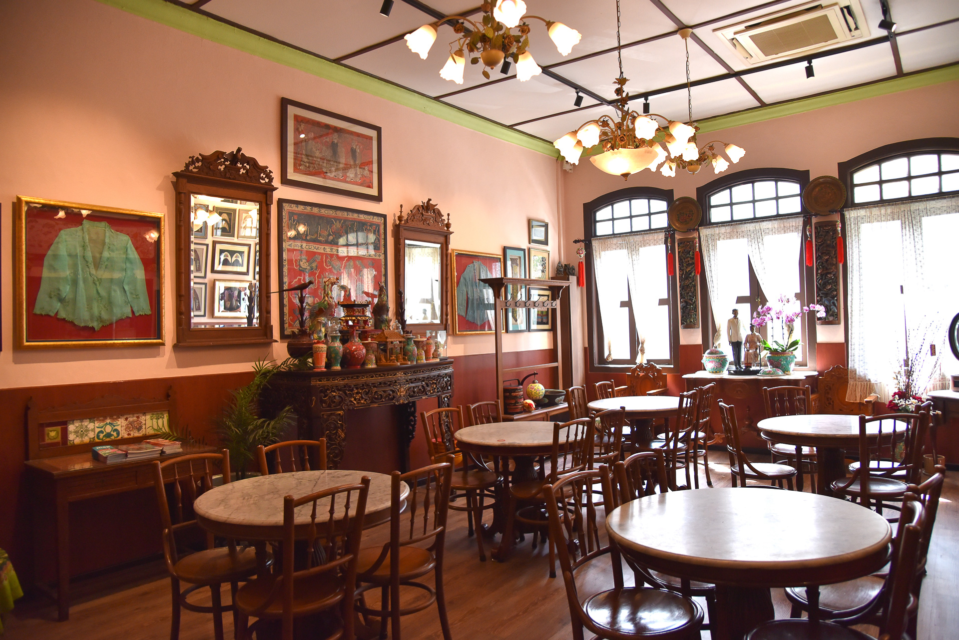 貿易商として富を得た当時の優雅な暮らしが垣間見れる空間です