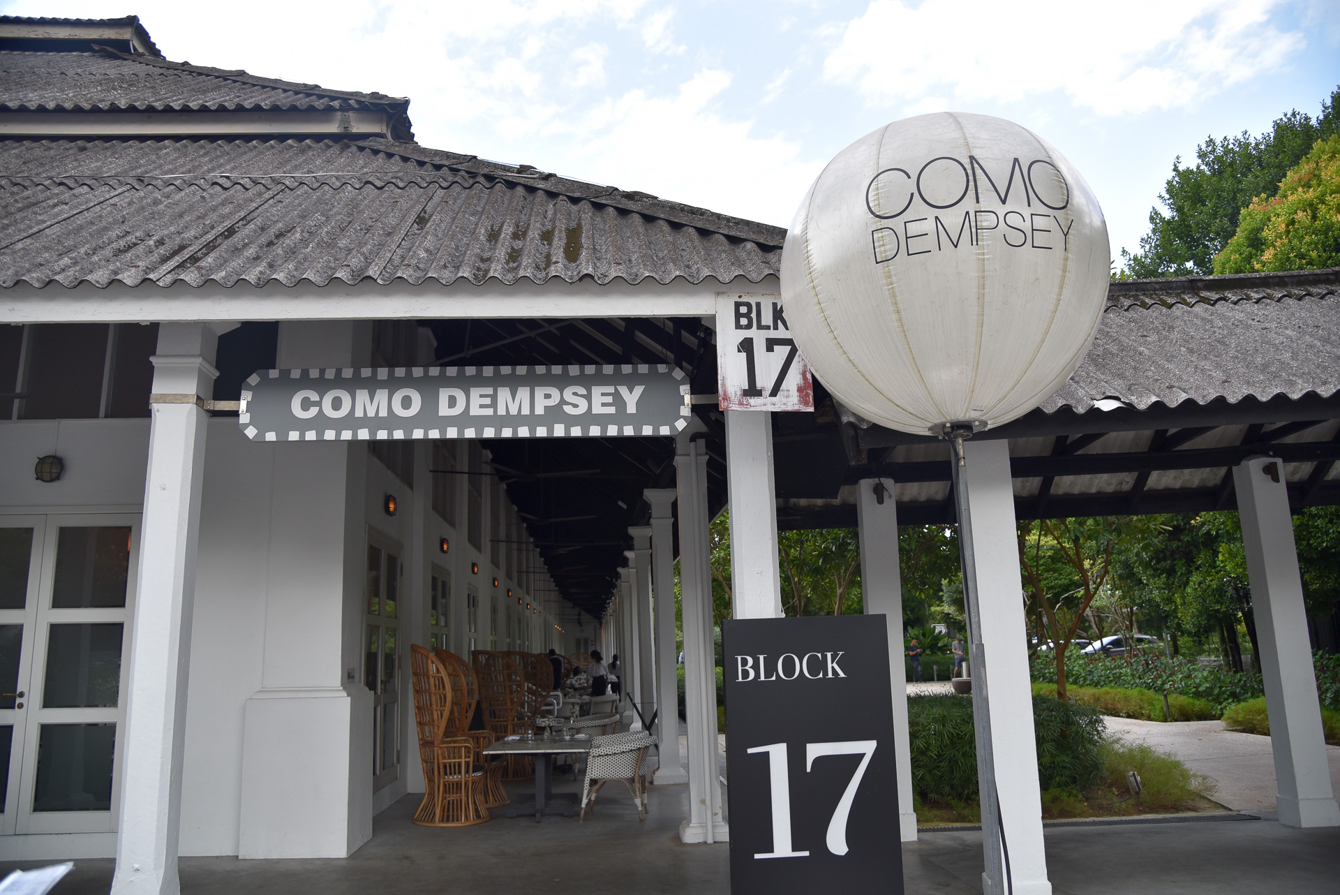 おしゃれ商業地区「デンプシー・ヒル」へ移動