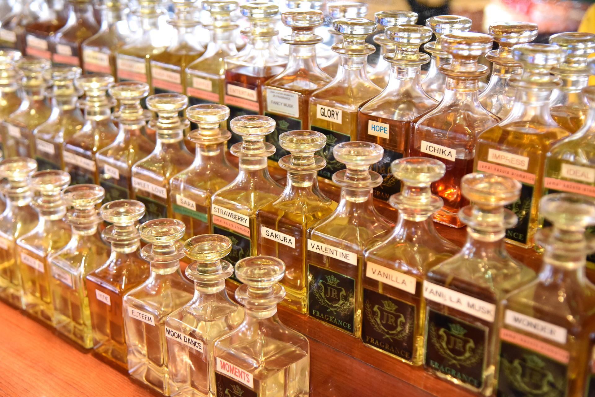 アロマ専門店「JAMAL KAZURA AROMATICS」で、アロマ探しもいいですよ