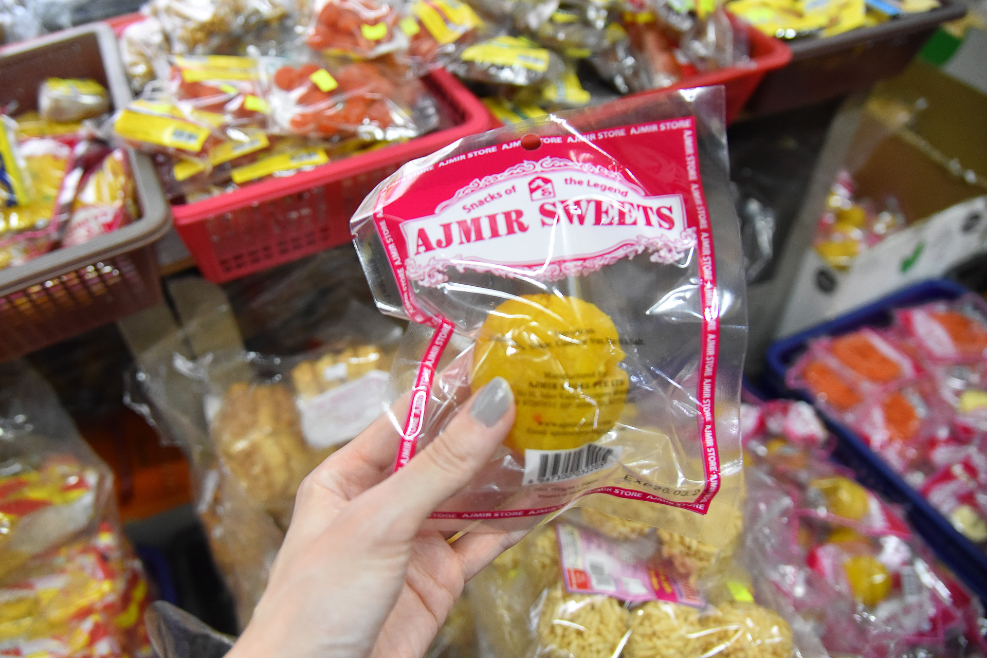 見るからに甘そう、味が気になる「AJMIR SWEETS」