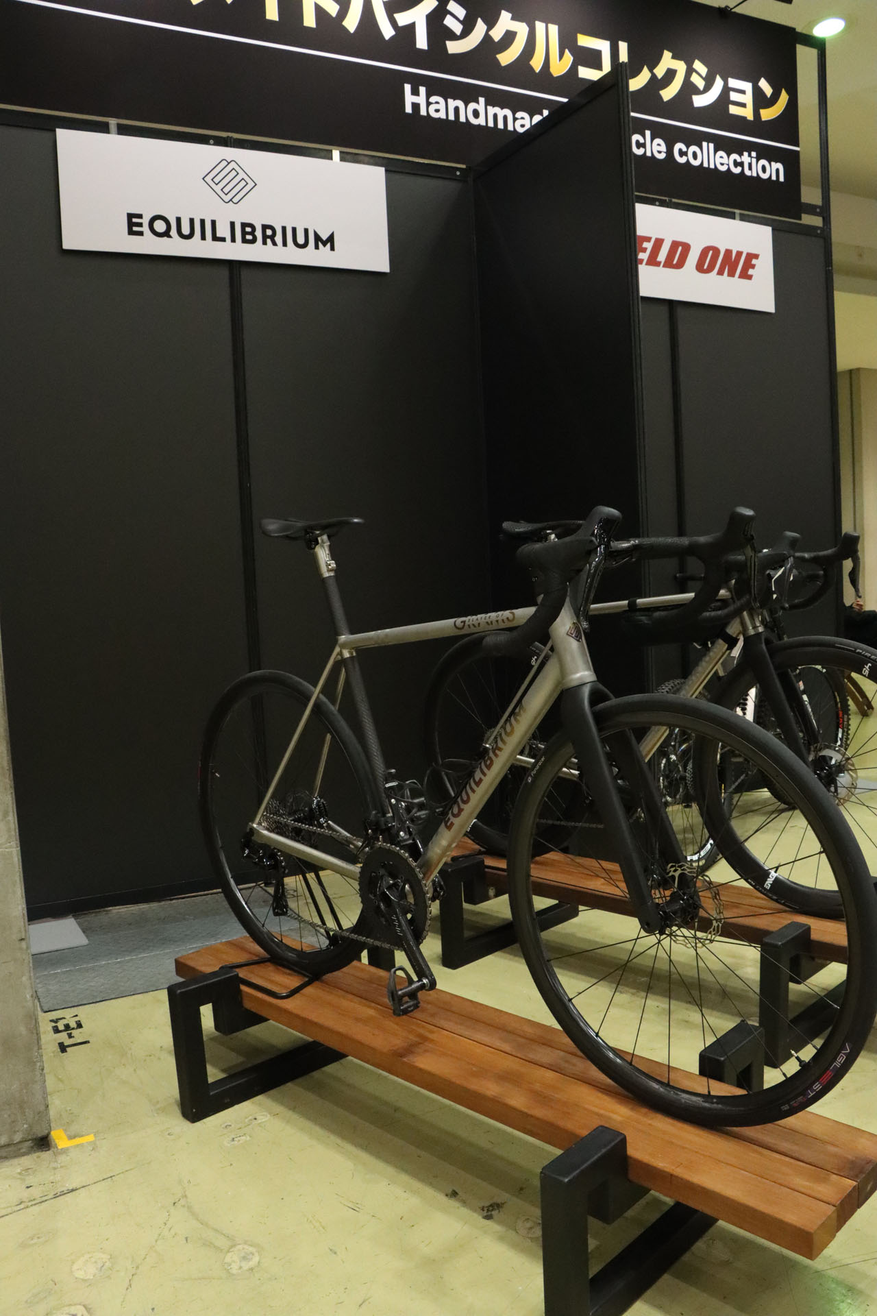 ほかにもオーダーメイドバイクメーカーの自転車がたくさんあった