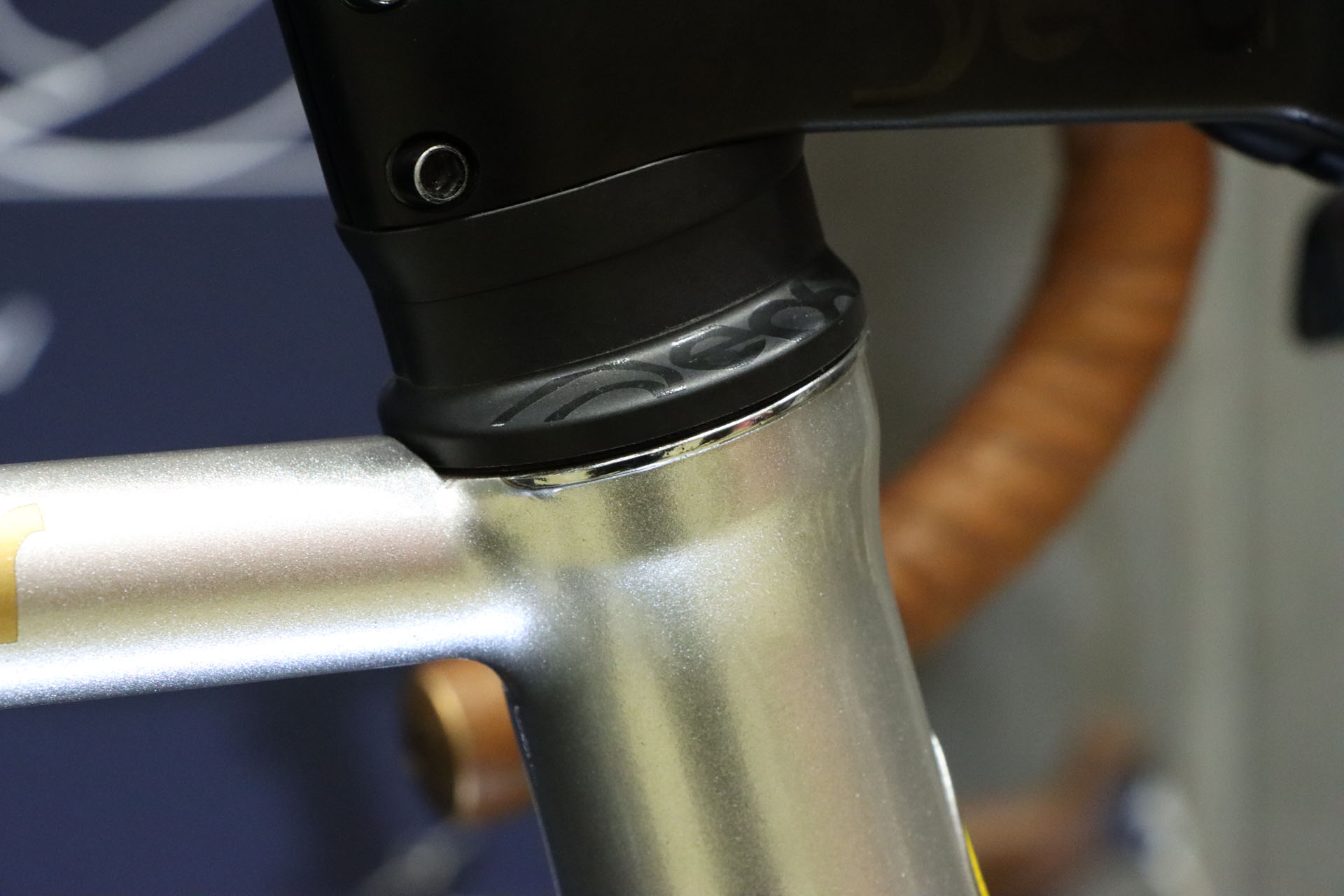 パーツ間をしっかりと埋め込む