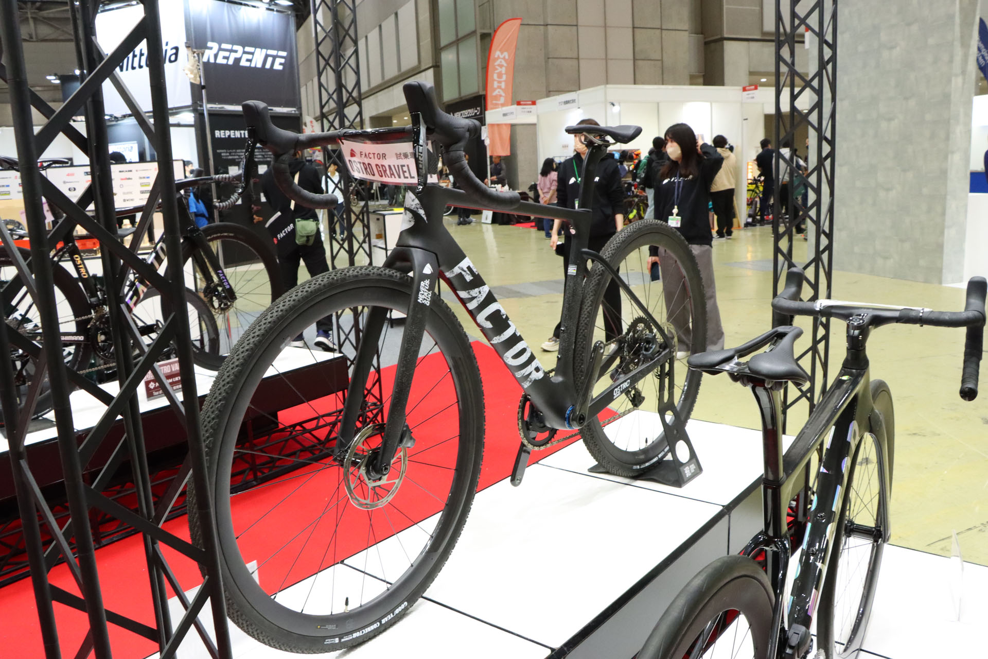 各メーカーの最新モデルや有名モデルがずらり