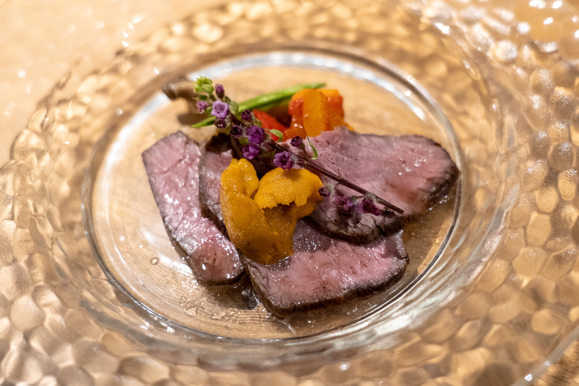 ローストビーフとウニを一緒に食べたのは初めて