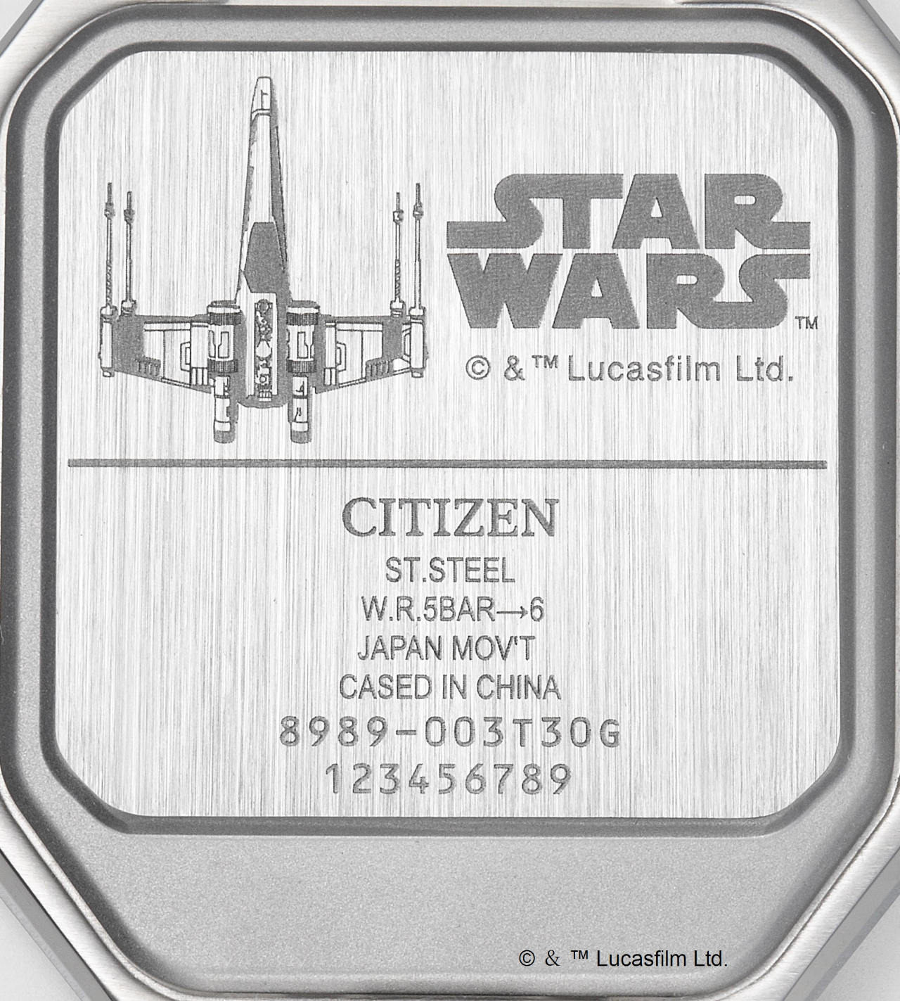Xウイングをイメージした「JG2131-51H」（限定200本）。文字板にはウェザリングと呼ばれる技法でSTAR WARSの様式美である“汚れ”を再現