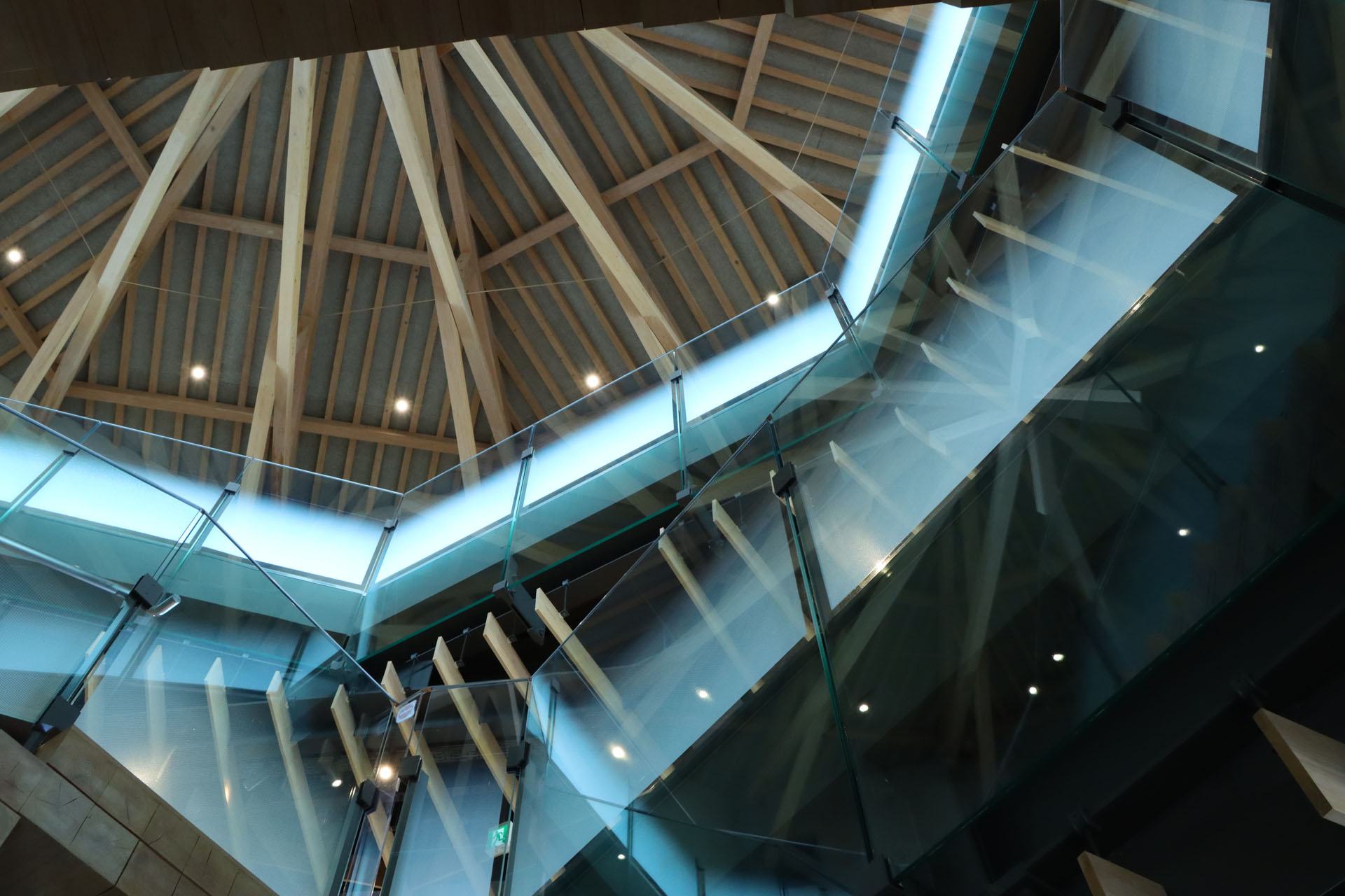 建物は隈研吾建築都市設計事務所が手がける