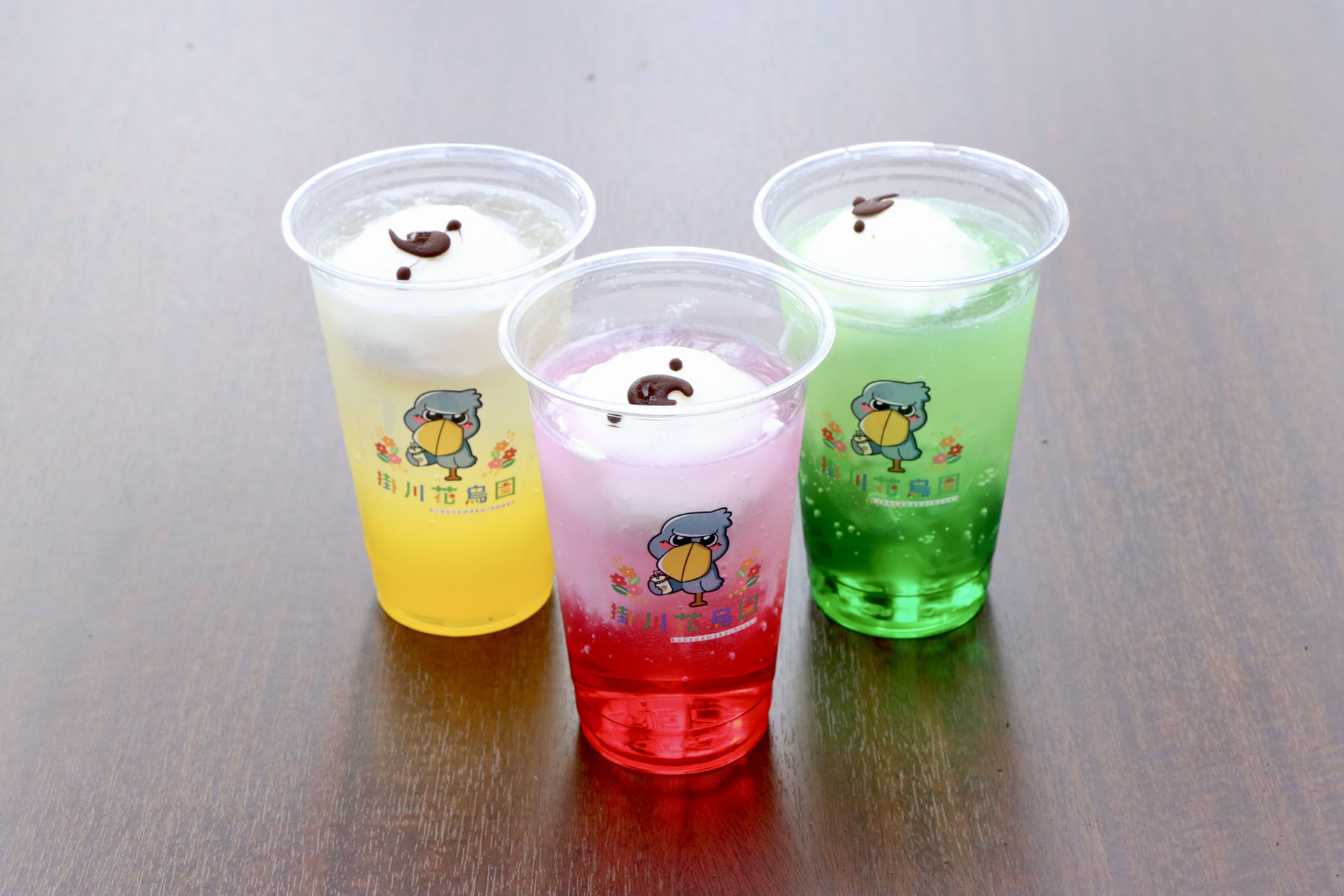 カフェスペースでは鳥たちをイメージしたメニューが楽しめる