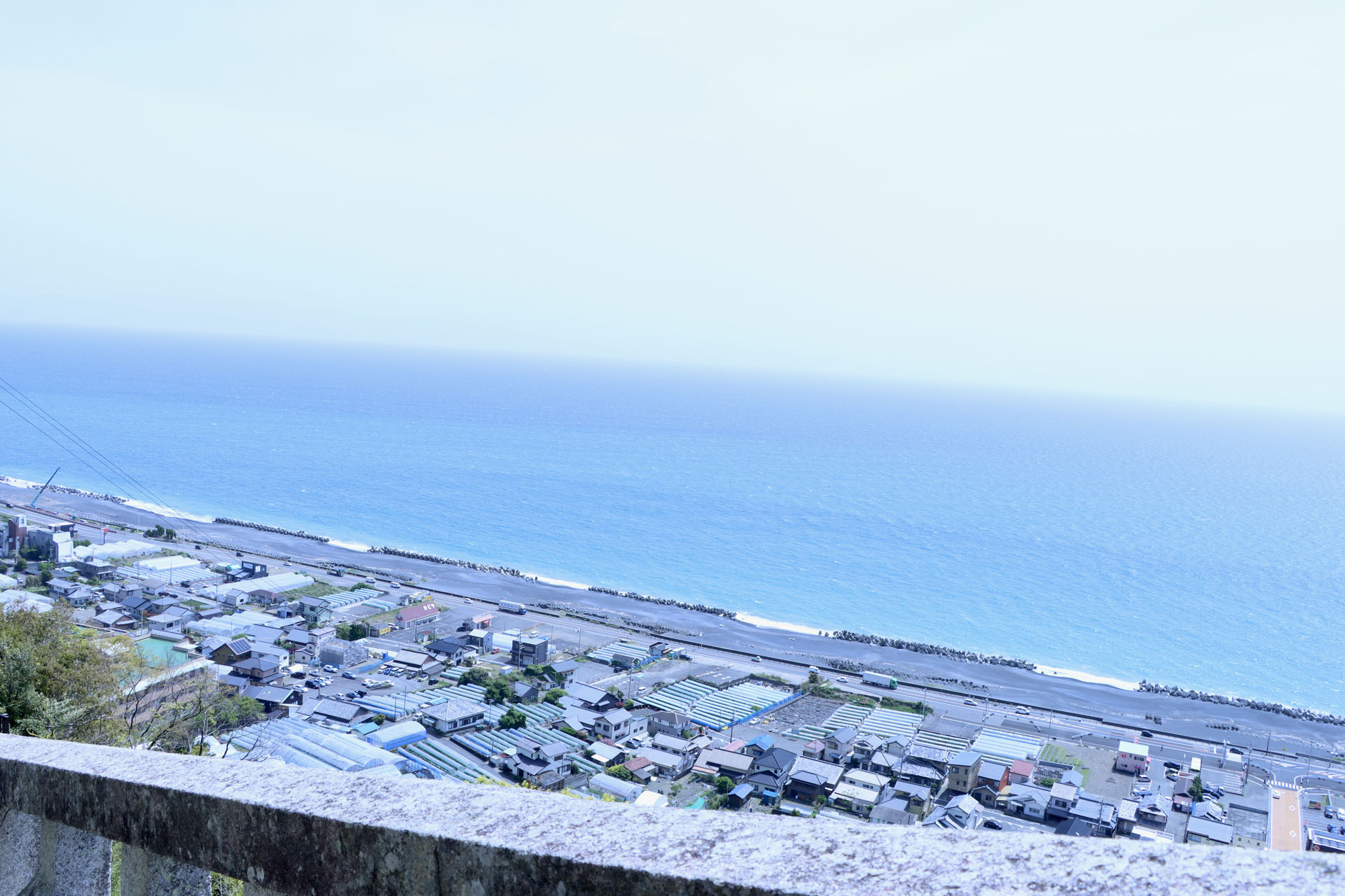 徒歩で下山した