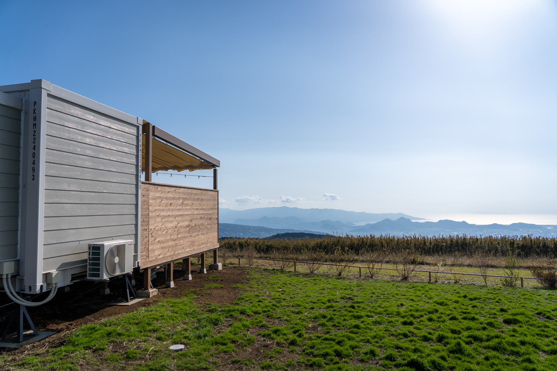 標高約775m。目の前はご覧の景色