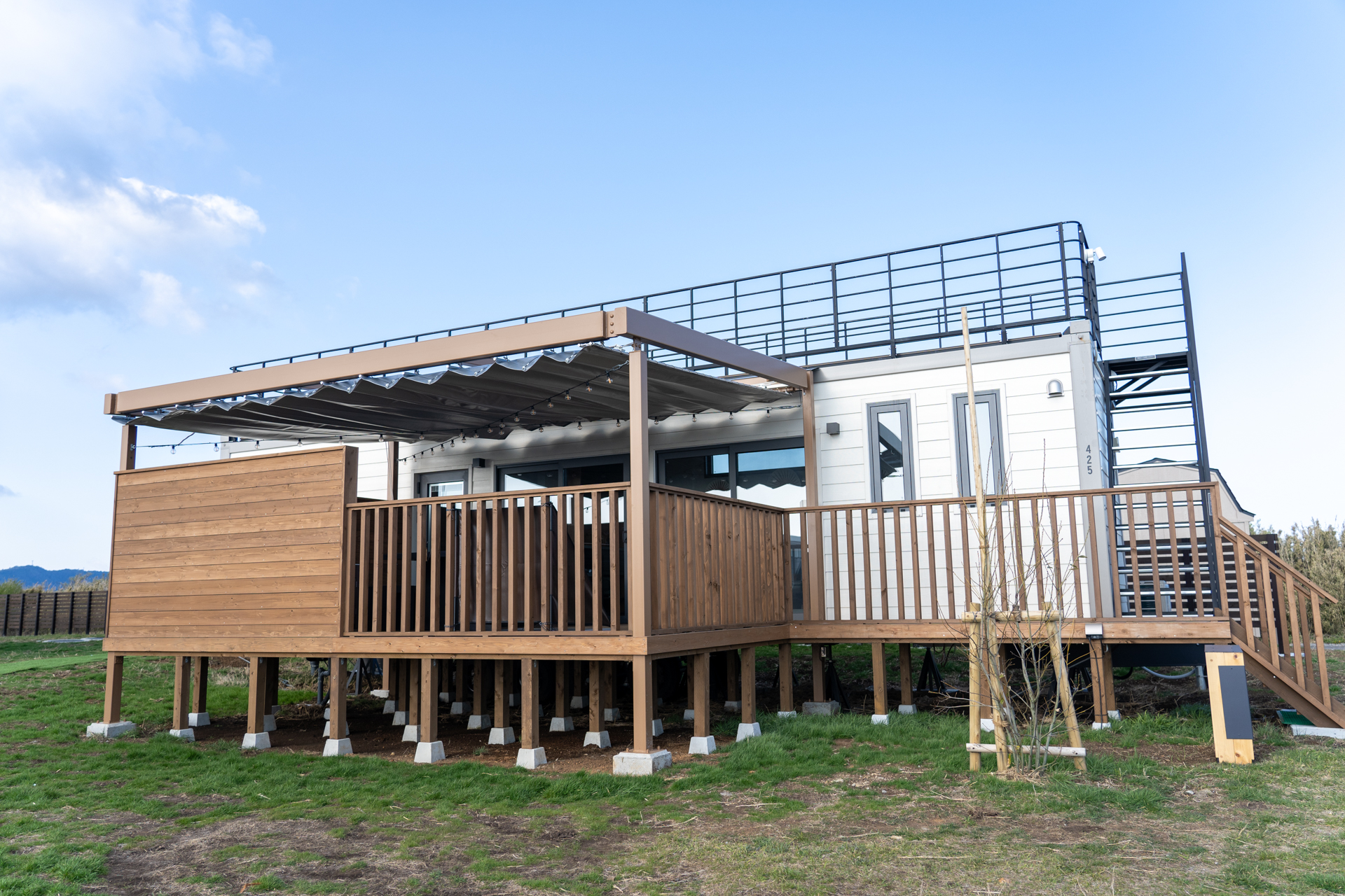 屋上にデッキスペースがあるスカイデッキヴィラ。ここで満点の星を見上げたら最高でしょう