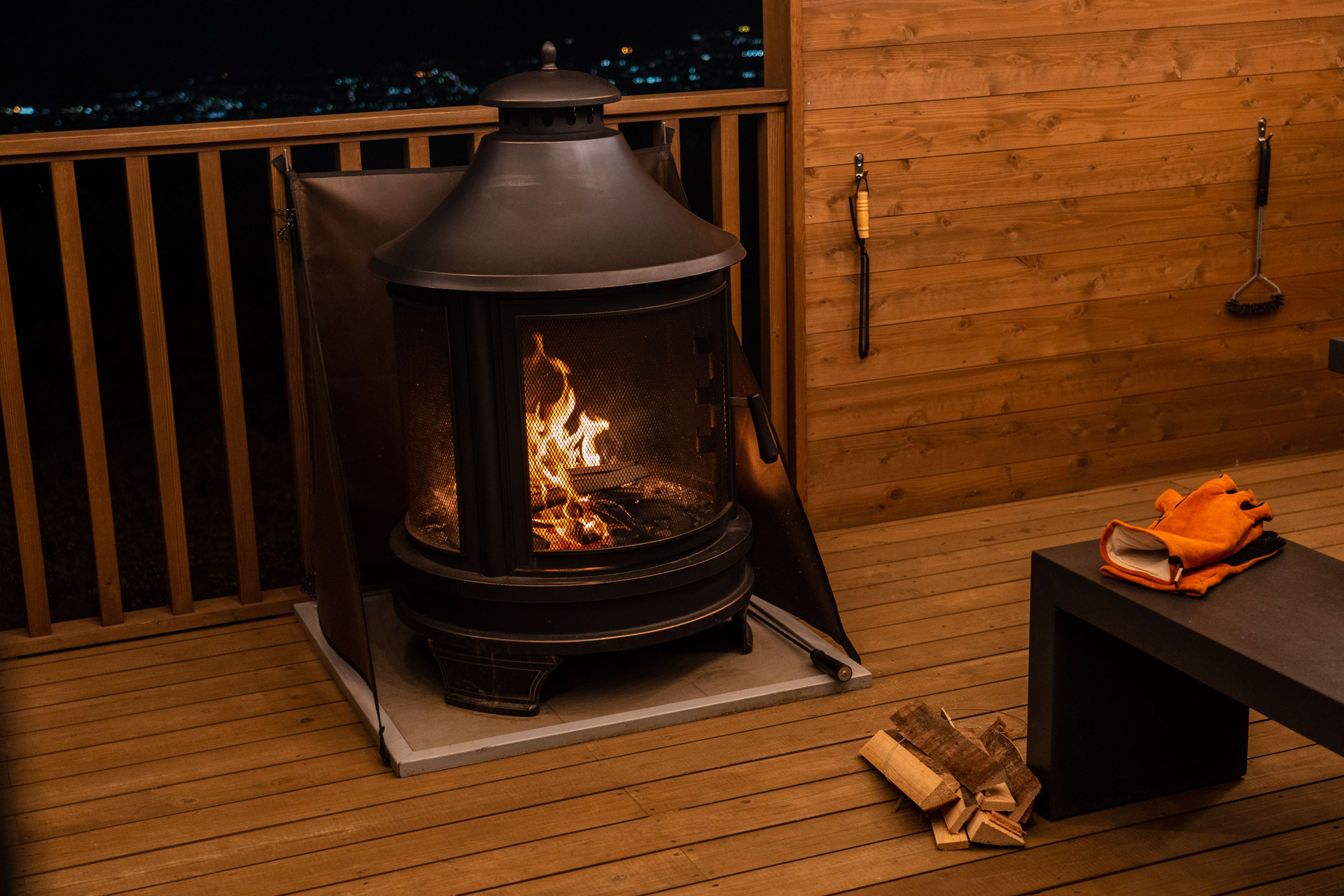 焚き火チェアーもあるので（写っていませんが）お酒片手に炎を見ながら静かに語り合うひとときも