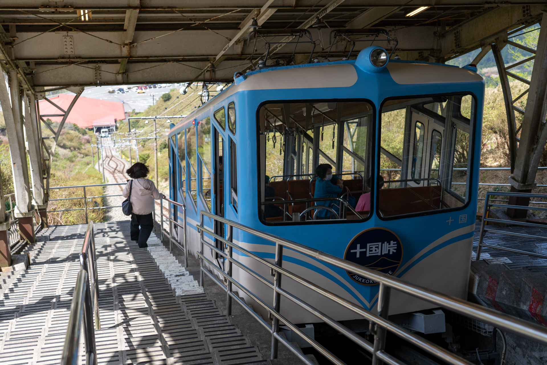 いよいよ乗車。最初に下りというのが変な感じ（笑）