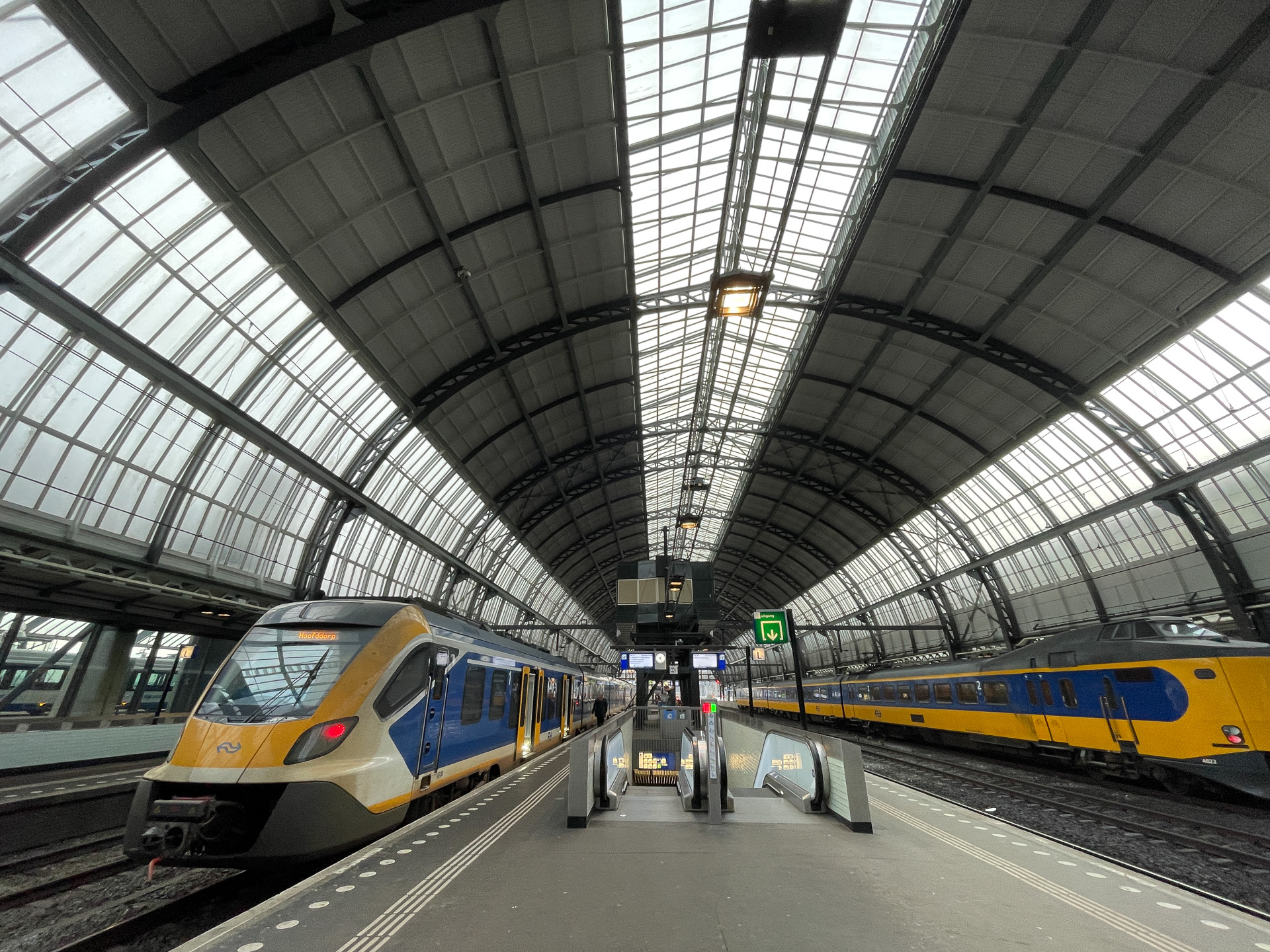 アムステルダム中央駅ホーム