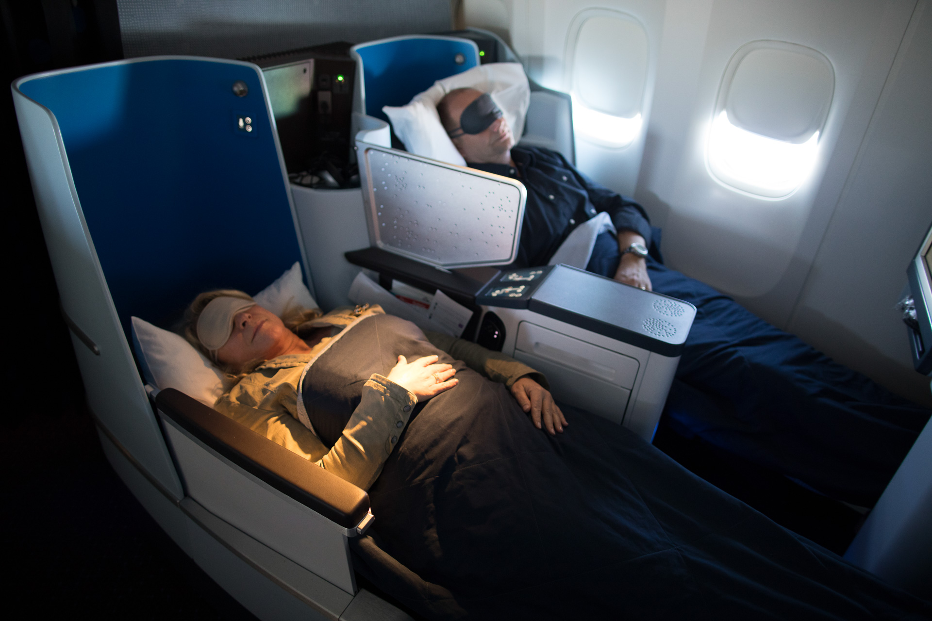 フライト中に熟睡でき、旅先で疲れなしですぐに活動できるワールドビジネスクラス