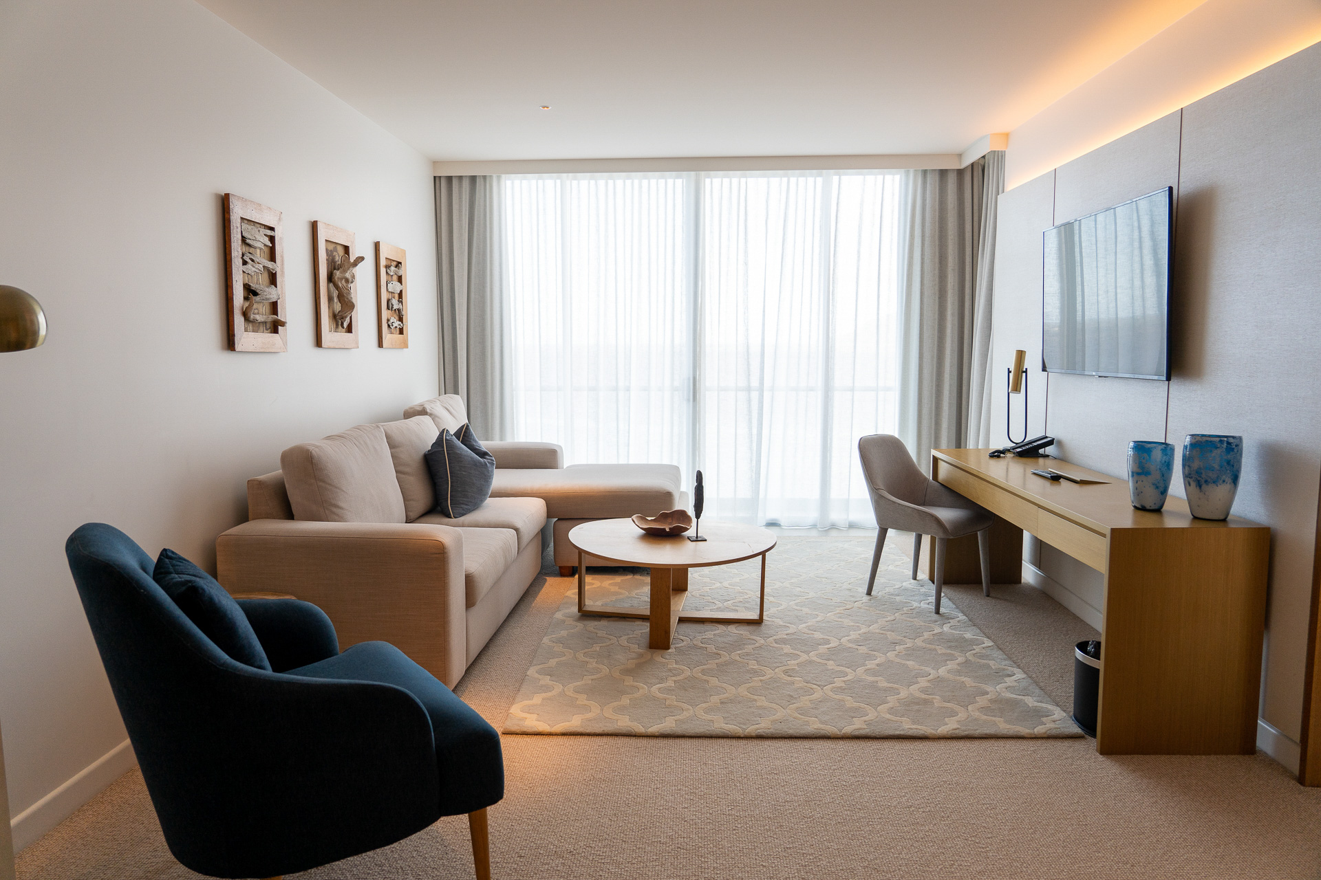 本館最上階には7室のスイートが。お部屋の広さ69m<span class="em sup">2</span>～とゆったりです。ハネムーンにぴったりなのでは？