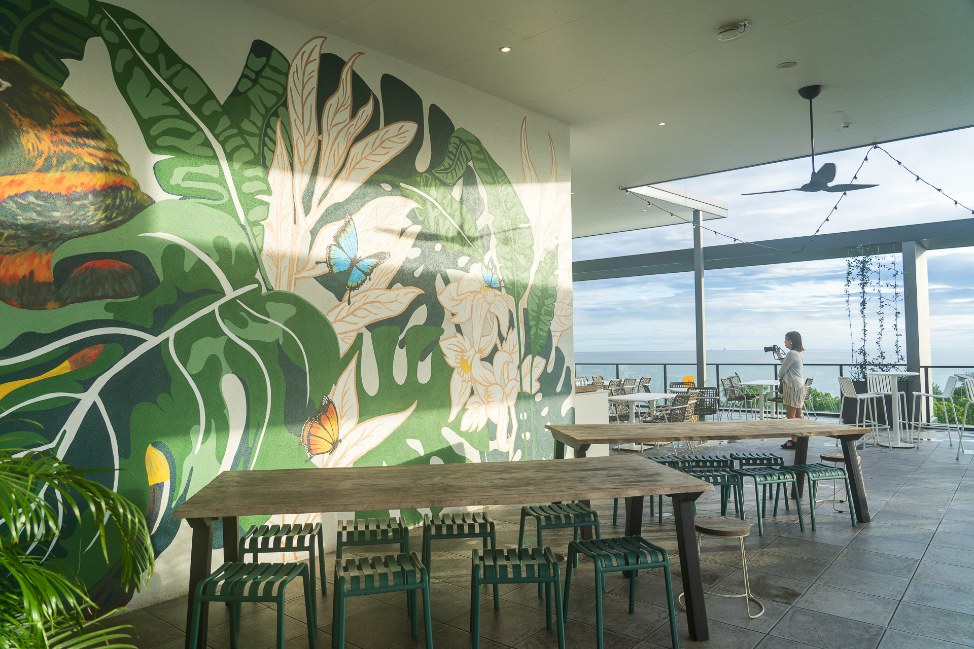 2日目に朝食を食べに行ったオークス・ケアンズ・ホテル内のカフェ「Oak＆Vine」