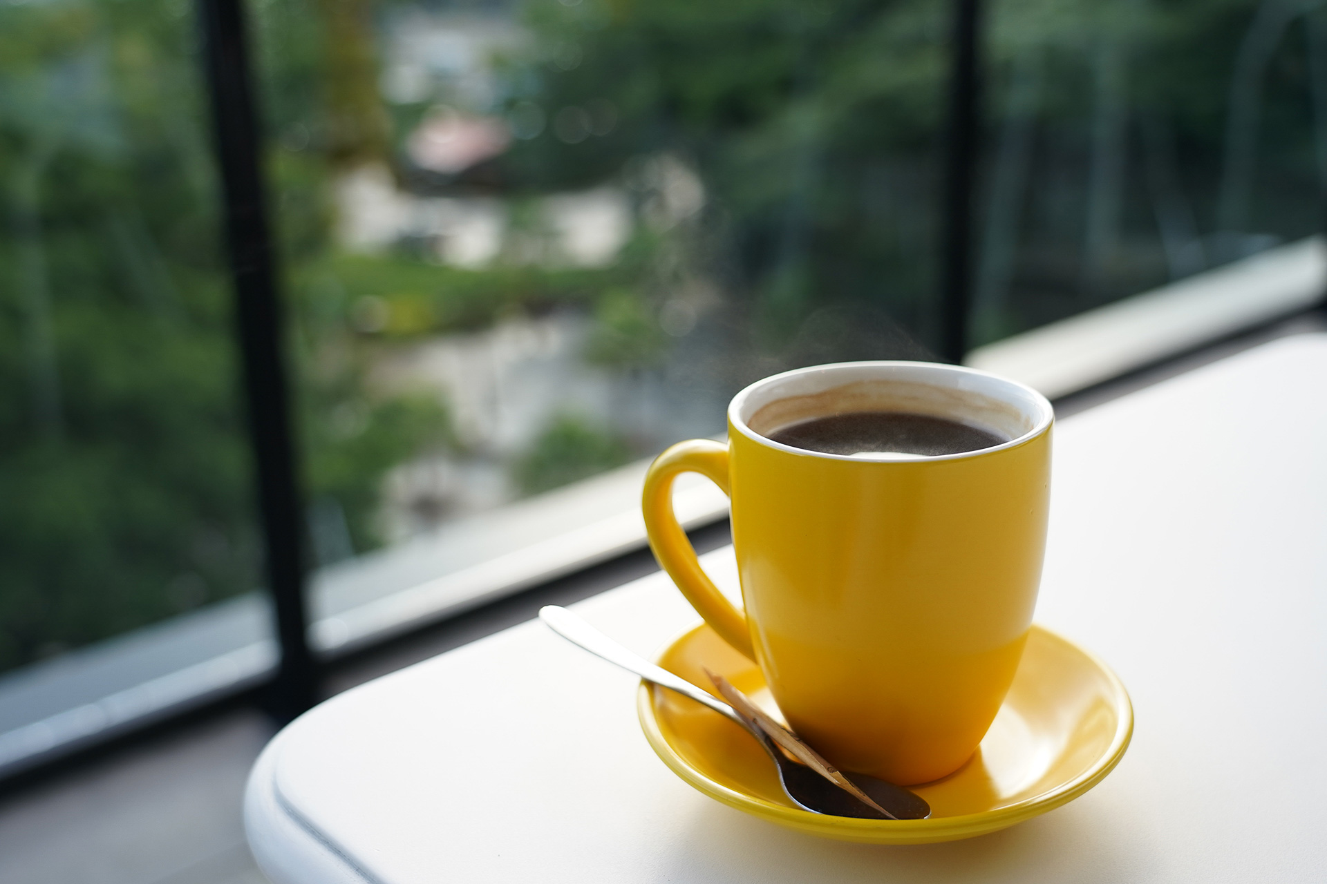 アボカドが乗ったトーストやオープンサンドは定番カフェメニューのようでした