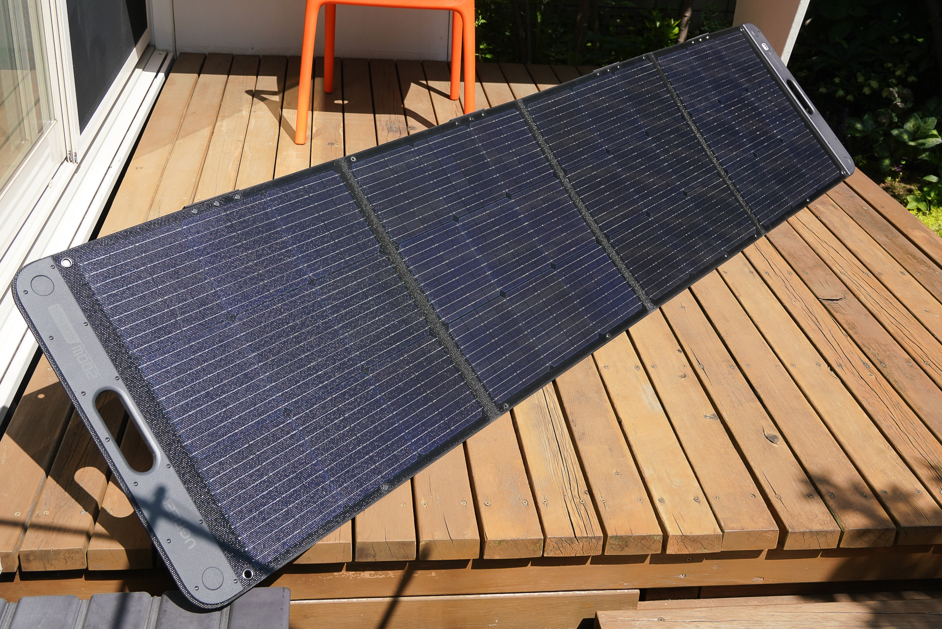 ウッドデッキ上に展開してみたところ