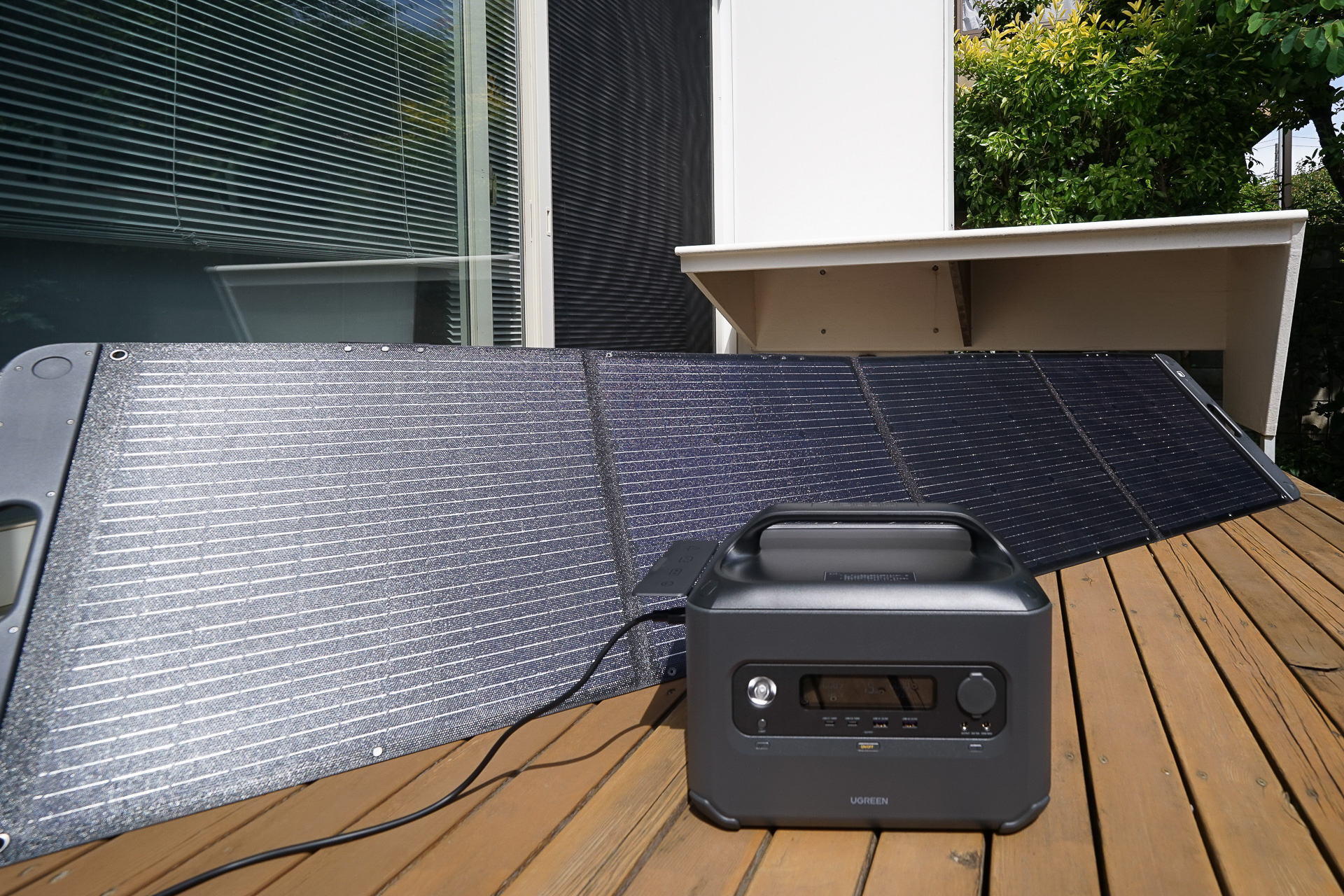 PowerRoam 1200に接続して充電できる