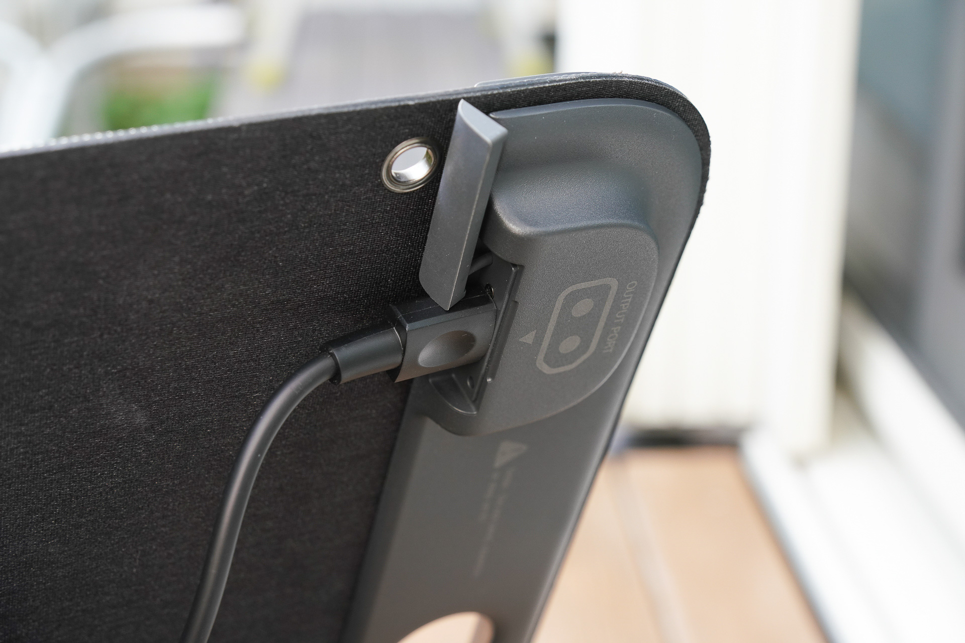 SC200のケーブル接続部分。ここは防水ではないので注意