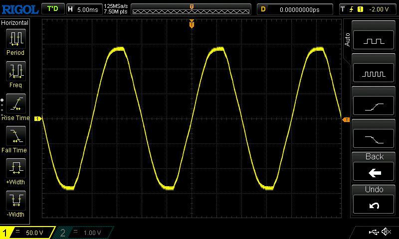 参考までに自宅コンセントのAC100V波形。むしろこちらの方が少し揺れているほど