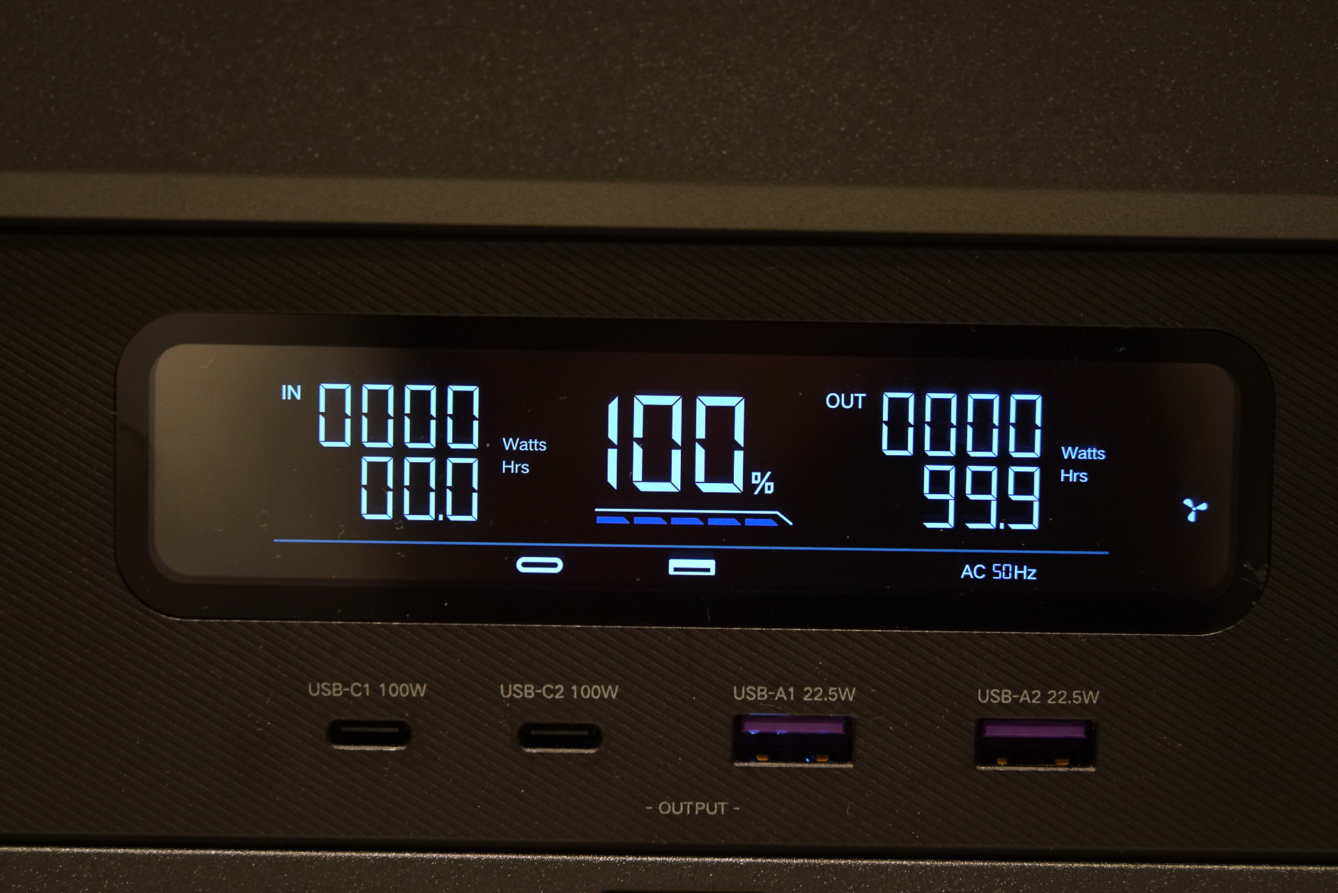 利用機器をつないだままいったん満充電にして……