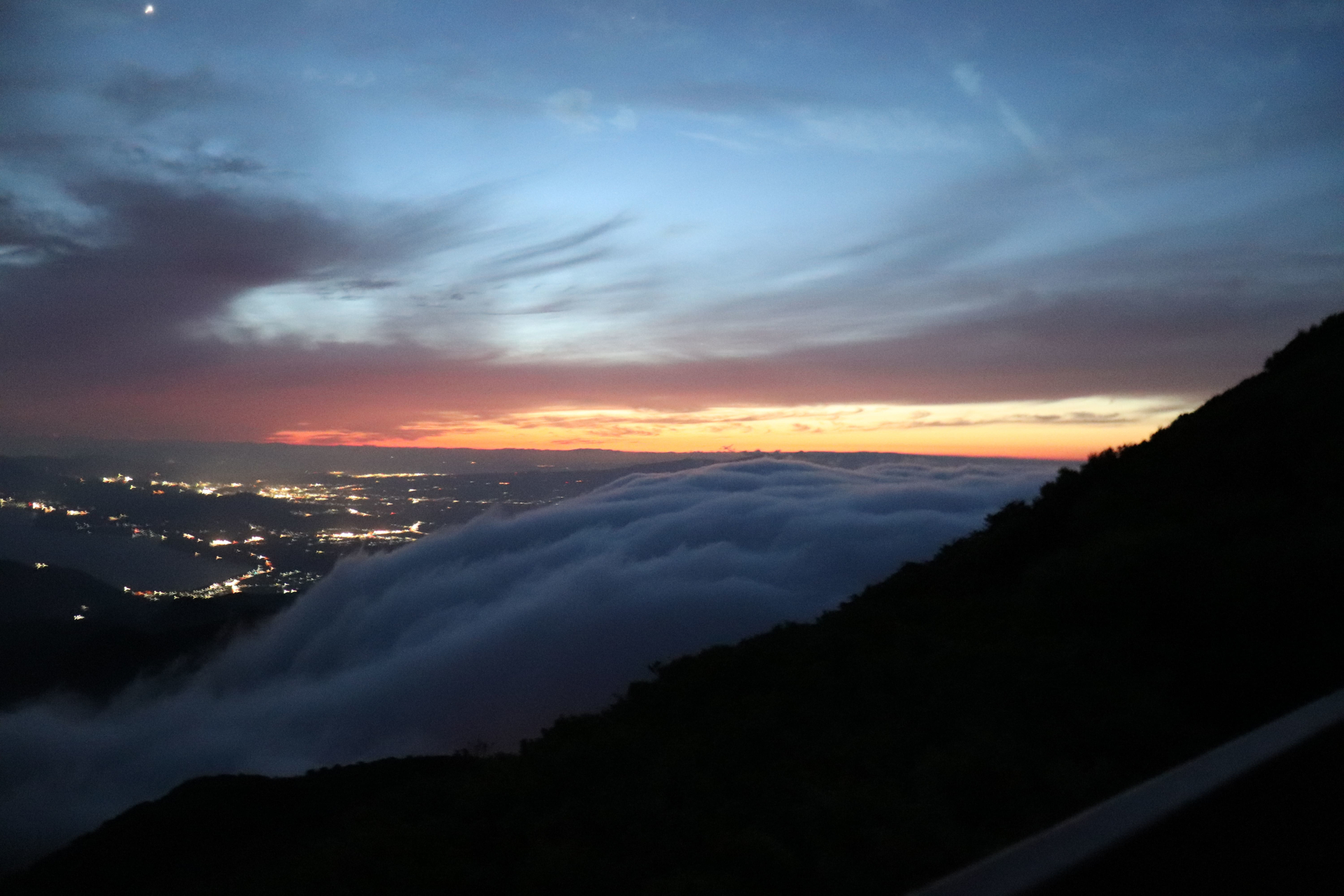 ロープウェイで標高1300mの妙見岳展望台へ