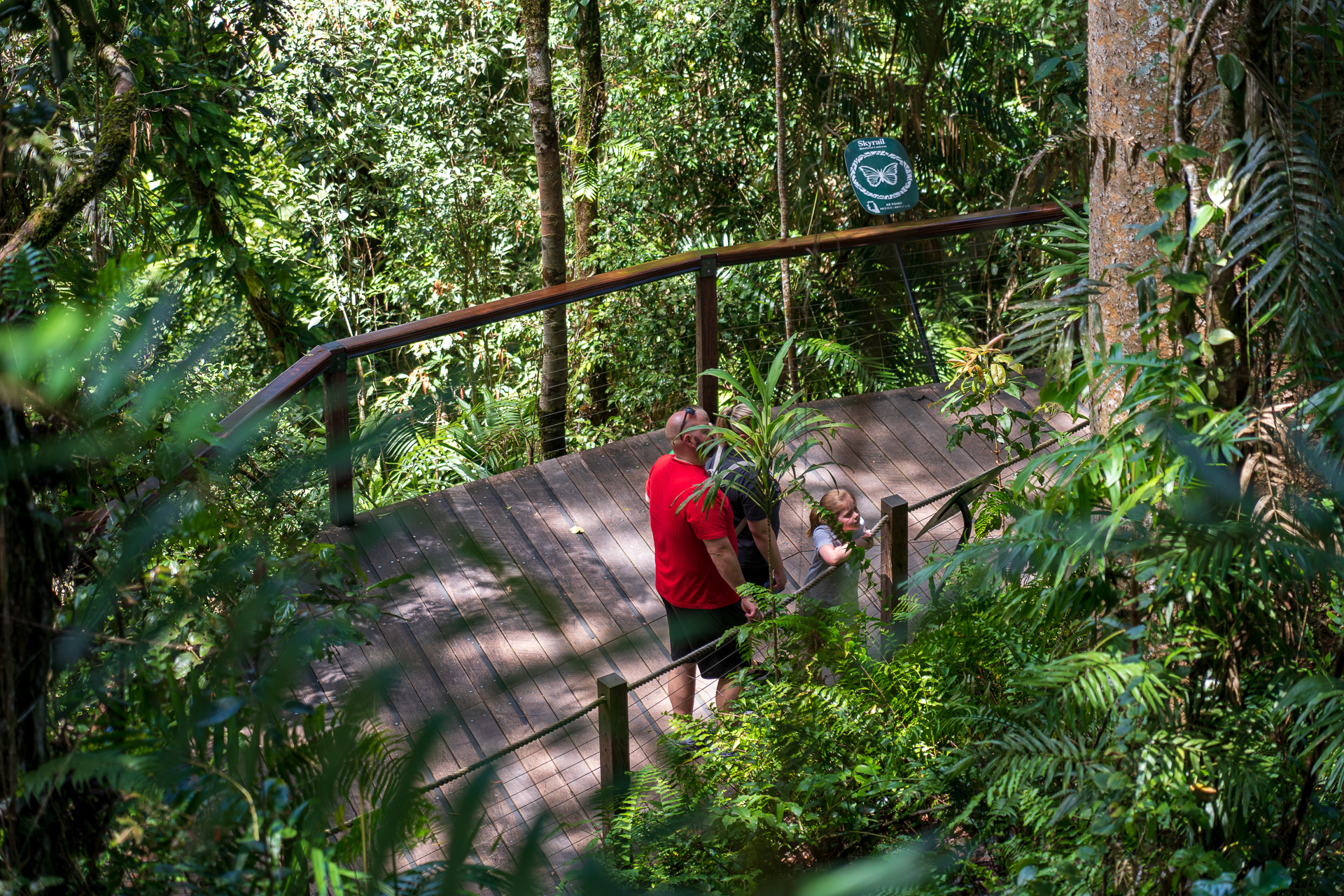 レッドピーク駅で降りてボードウォーク