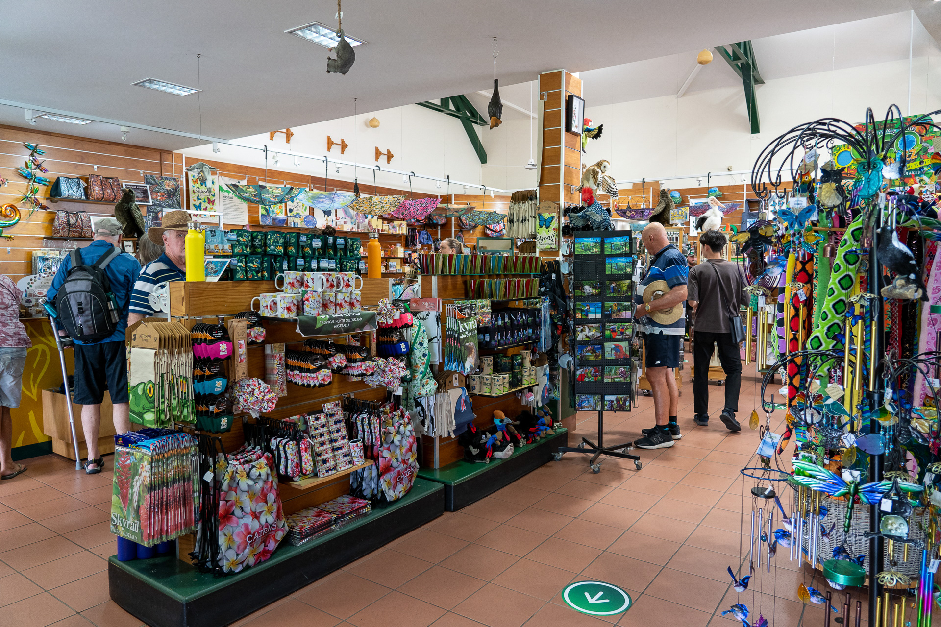 スカイレールのキュランダ駅にはお土産ショップ