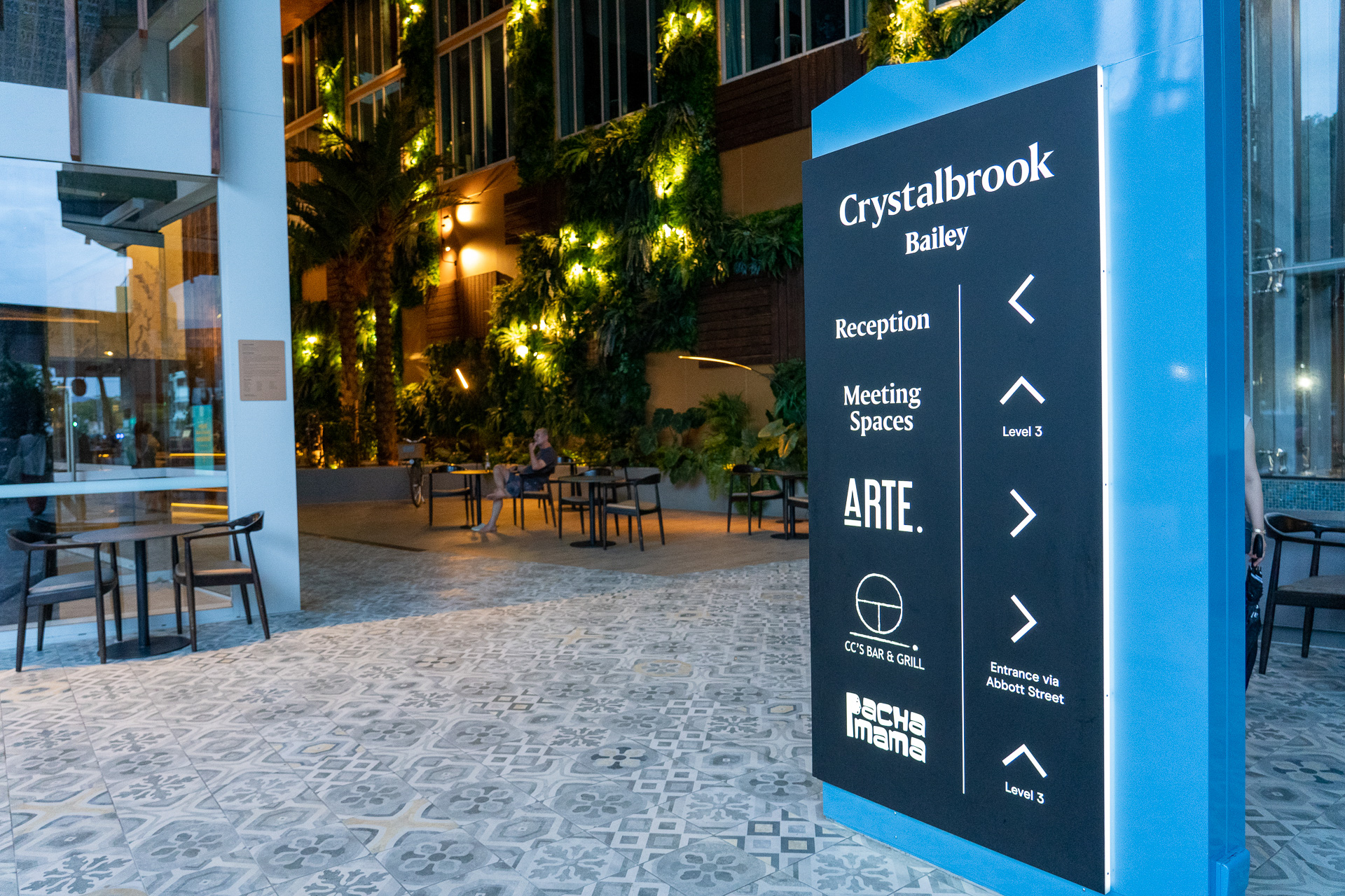 2019年11月オープンの「クリスタルブルック ベイリー」。市内中心部に位置するコンテンポラリーな新ホテルです