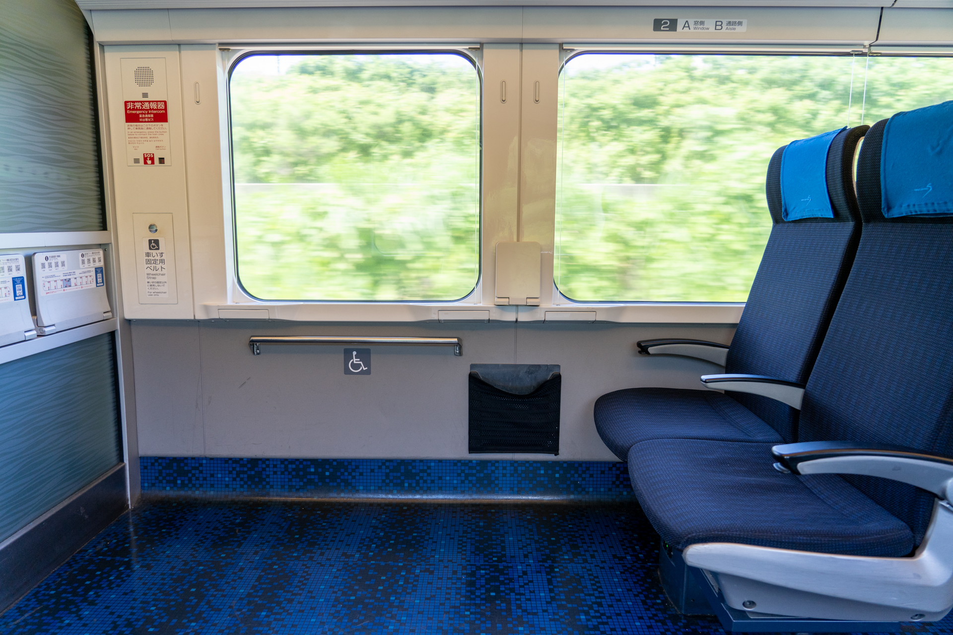 車いすスペースは5号車に2か所