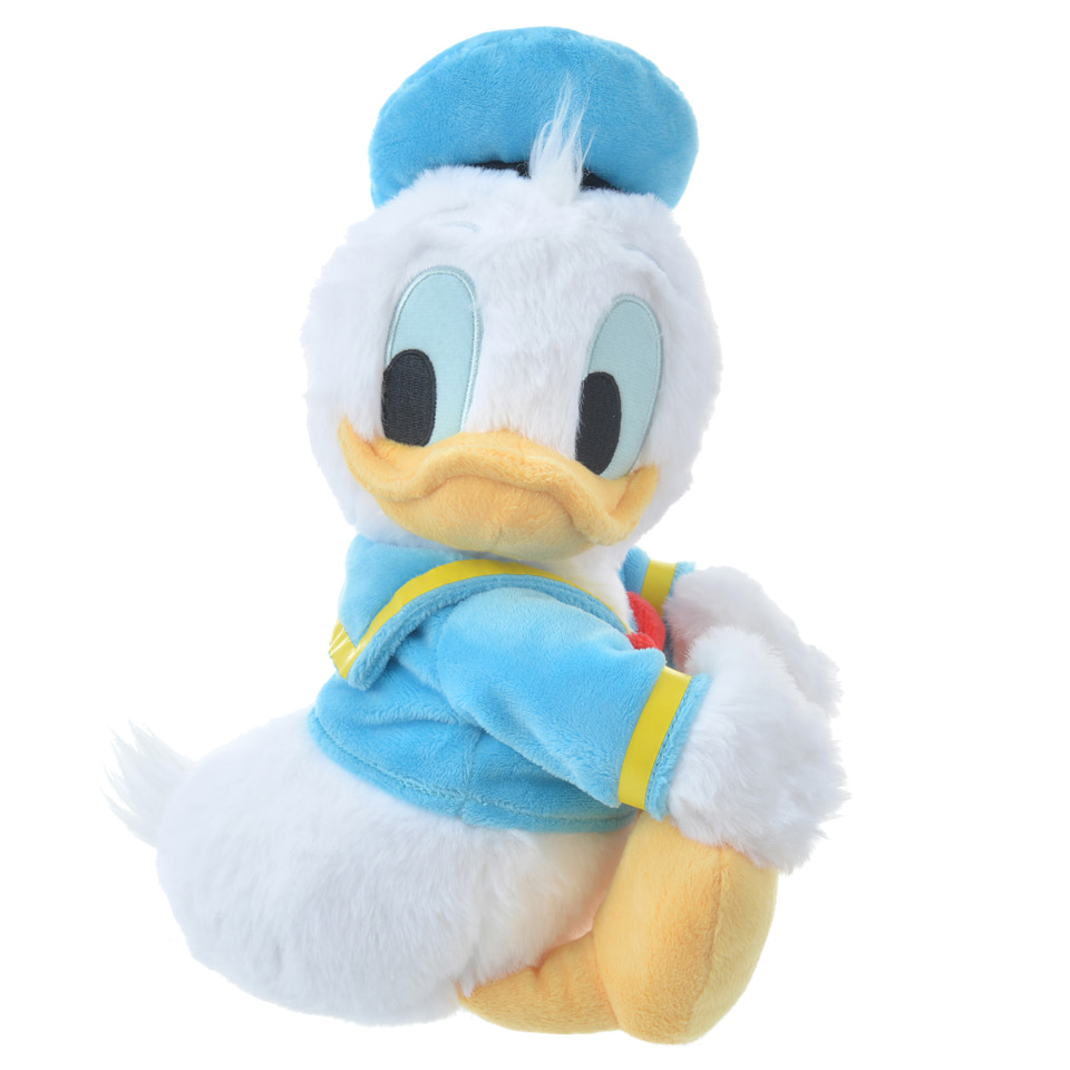 6月9日はドナルドダックの誕生日。ふわふわ素材のぬいぐるみやアパレル