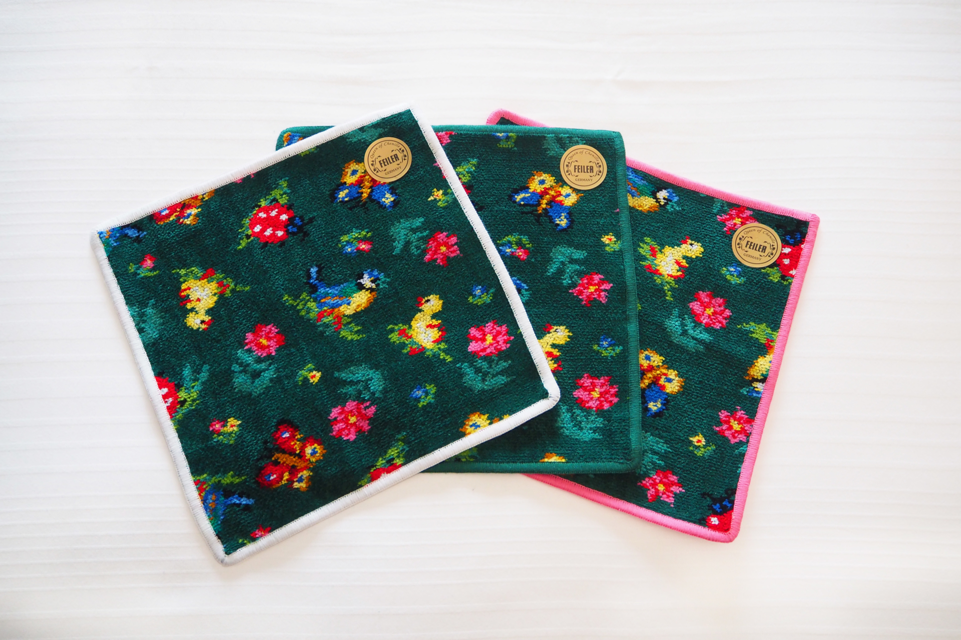 8月12日「ハイジの日」宿泊で限定色のハンカチがもらえる