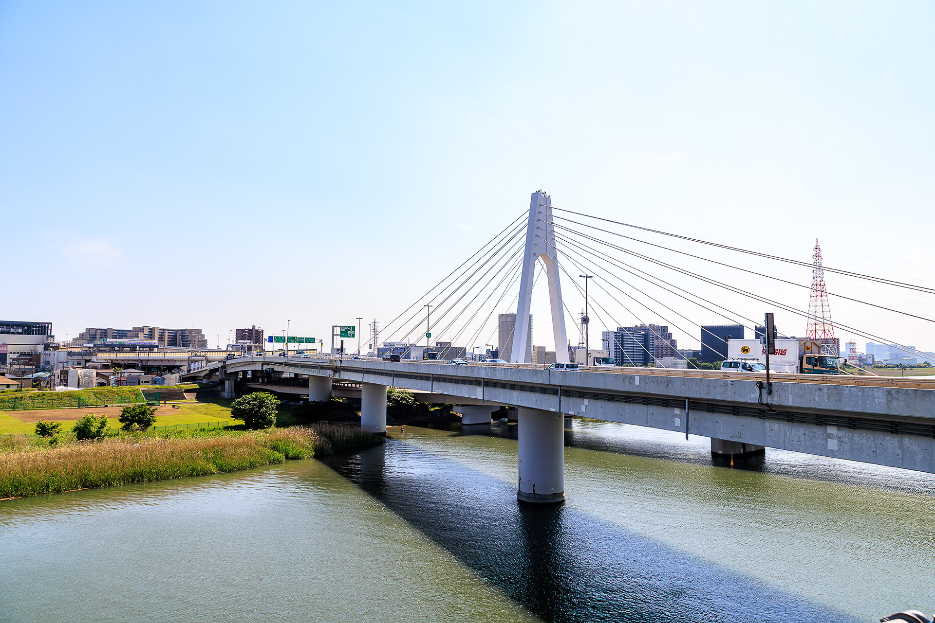 神奈川県側。この部分はコンクリート製のため更新の必要がないという