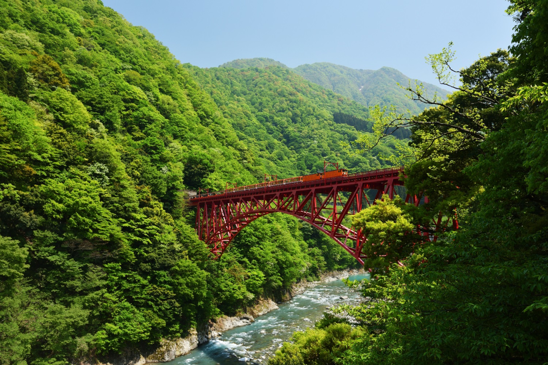 トロッコ電車の「宇奈月温泉開湯100周年記念きっぷ」発売
