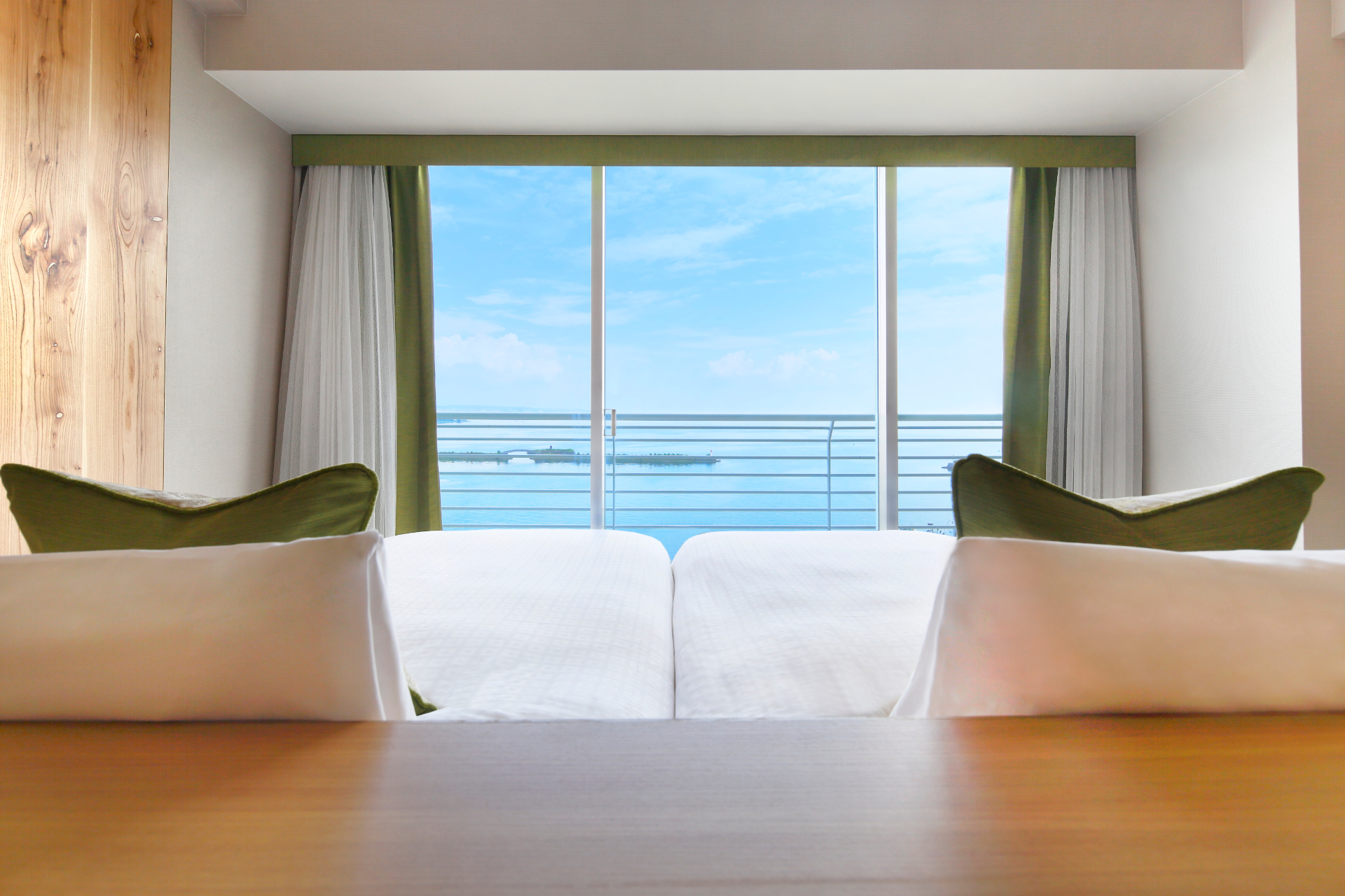 全室レイクビュー。画像はスーペリアフロア「ナチュラ」ツイン（40m<span class="em sup">2</span>）