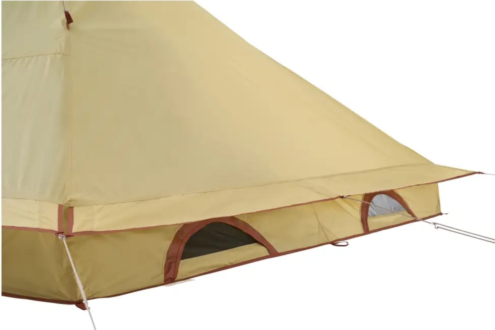 フライシート下部にはベンチレーションを装備