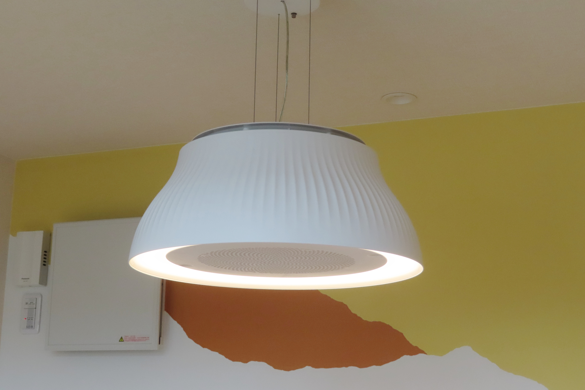 集煙機能を備えた照明器具