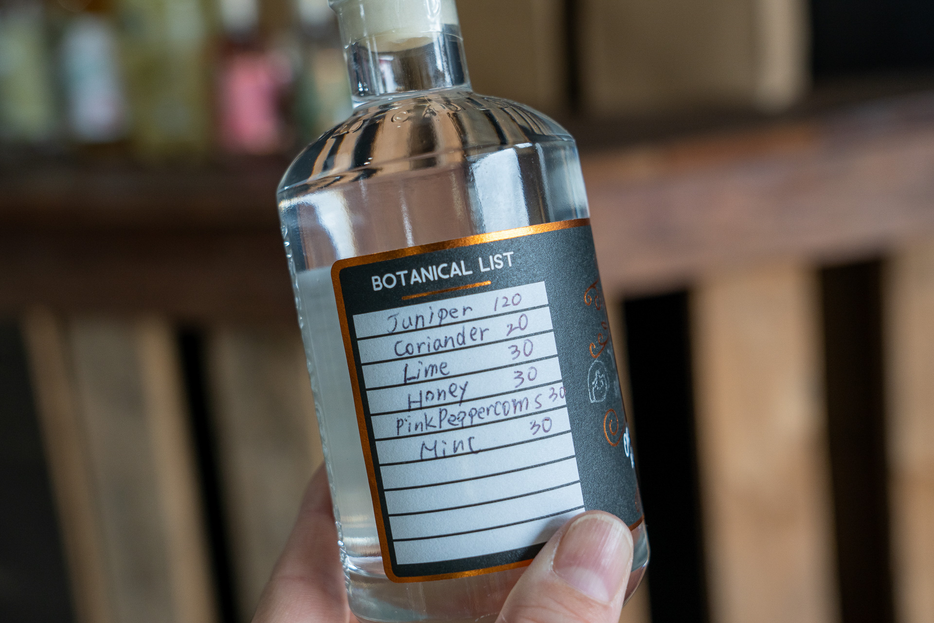 ラベル裏には配合リストを手書き