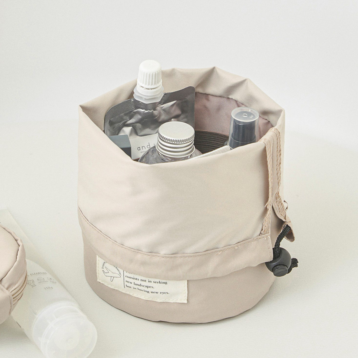 筒形ポーチ（330円）