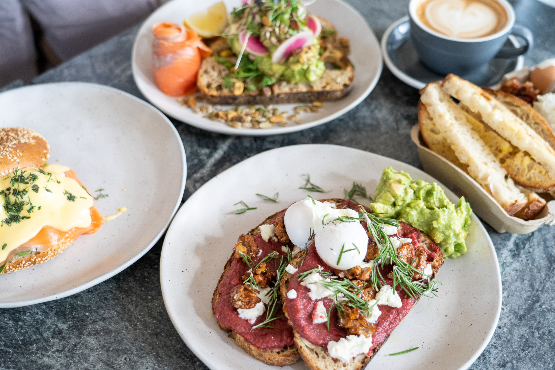 パン系の食事メニューが中心で、どれも写真映えするものばかり