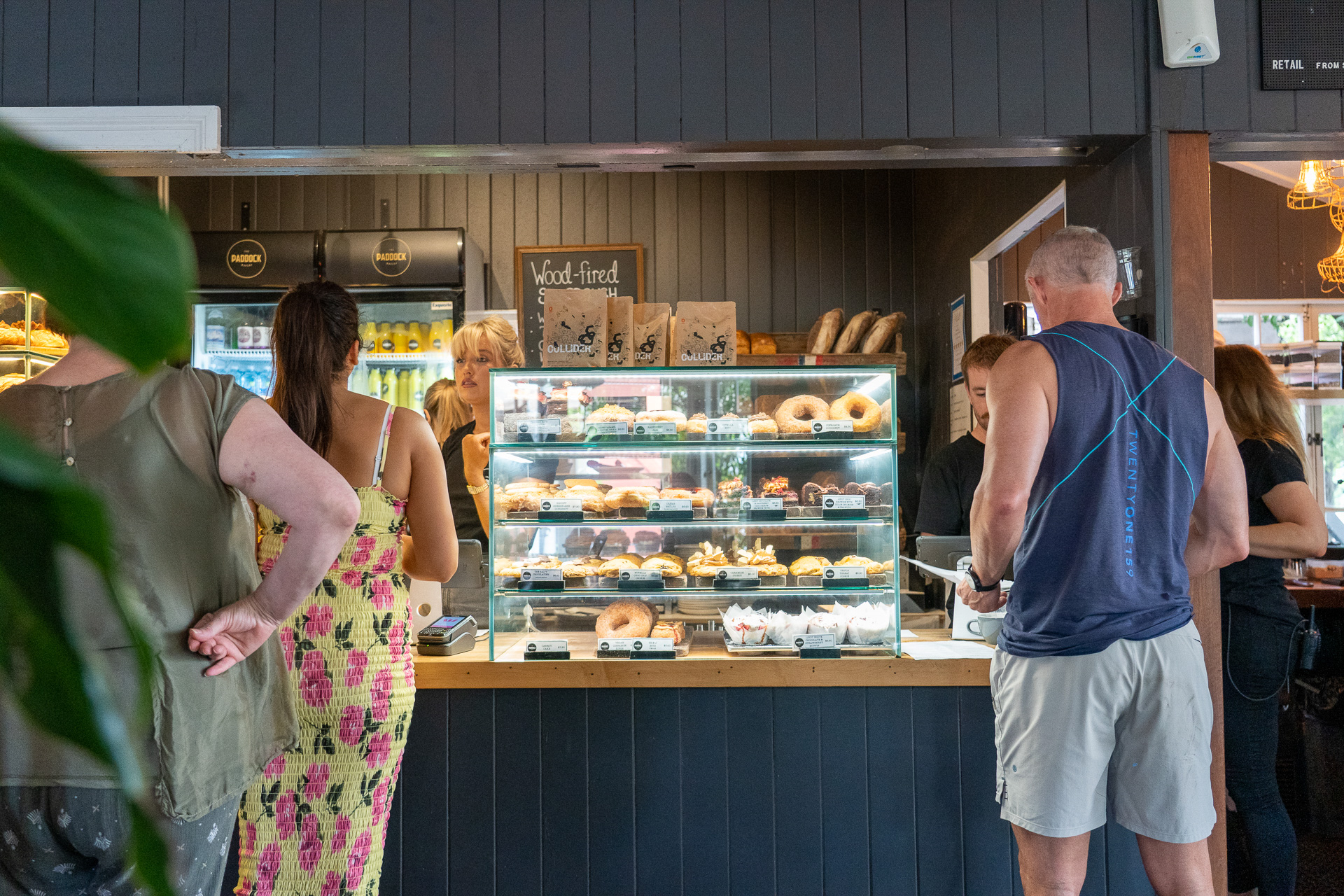 お会計は1階のこちらのカウンターで